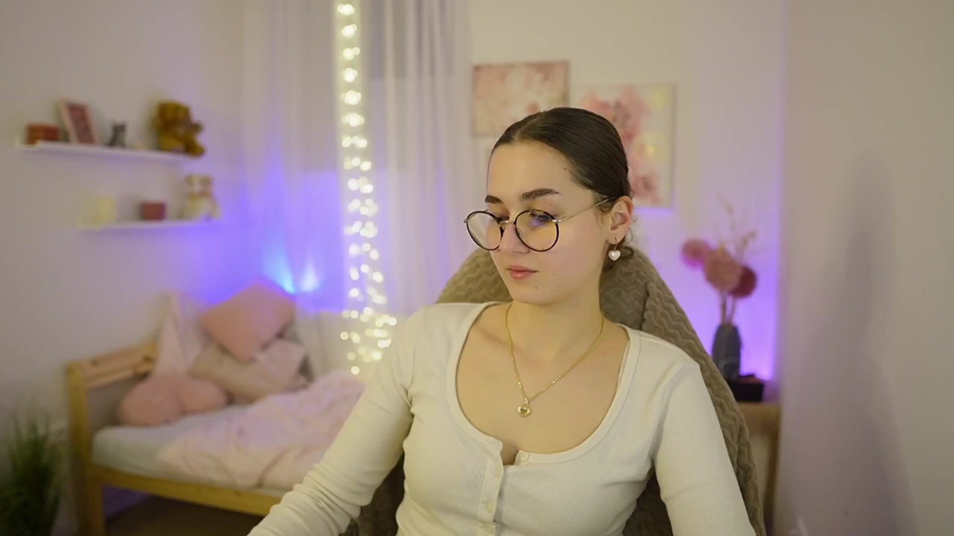 Gallery image thumbnail from Anita_Grey_'s myfreecams stream on, 03/08/2026, 22:21 image 11 of 20