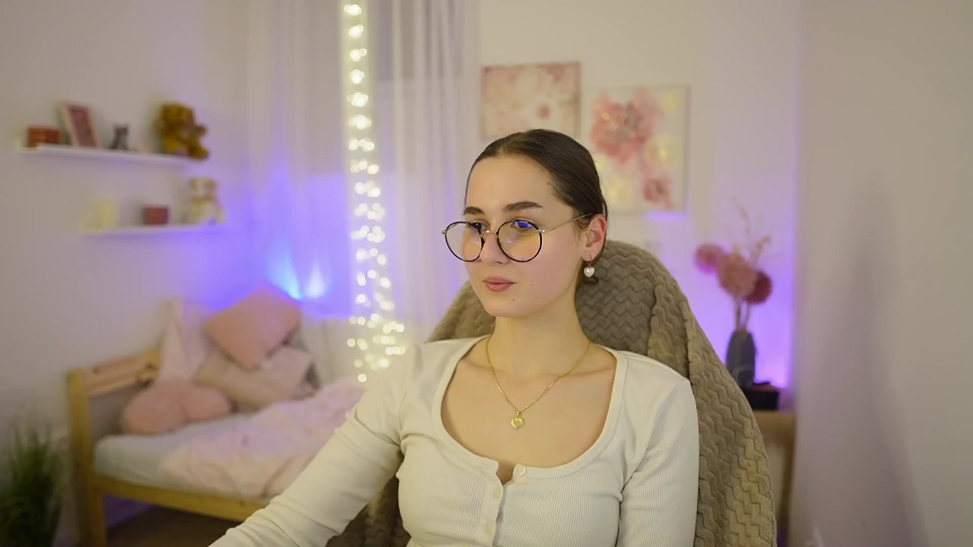 Gallery image thumbnail from Anita_Grey_'s myfreecams stream on, 03/08/2026, 22:21 image 1 of 20