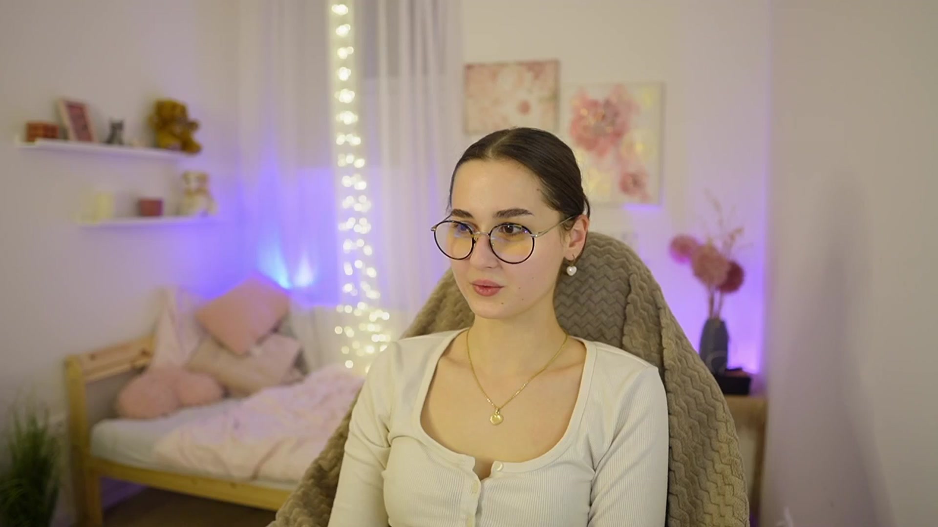 Gallery image thumbnail from Anita_Grey_'s myfreecams stream on, 03/08/2026, 22:21 image 2 of 20
