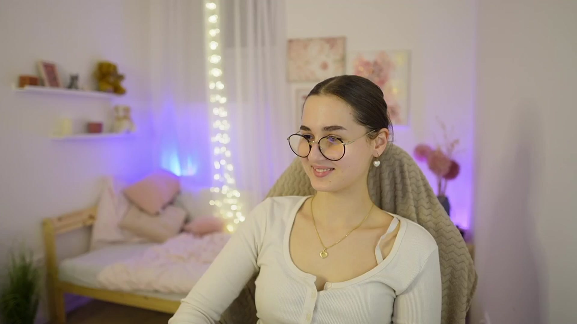Gallery image thumbnail from Anita_Grey_'s myfreecams stream on, 03/09/2026, 24:23 image 20 of 20