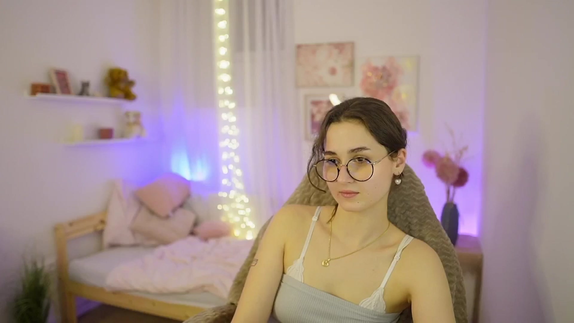 Gallery image thumbnail from Anita_Grey_'s myfreecams stream on, 03/11/2026, 24:00 image 17 of 20