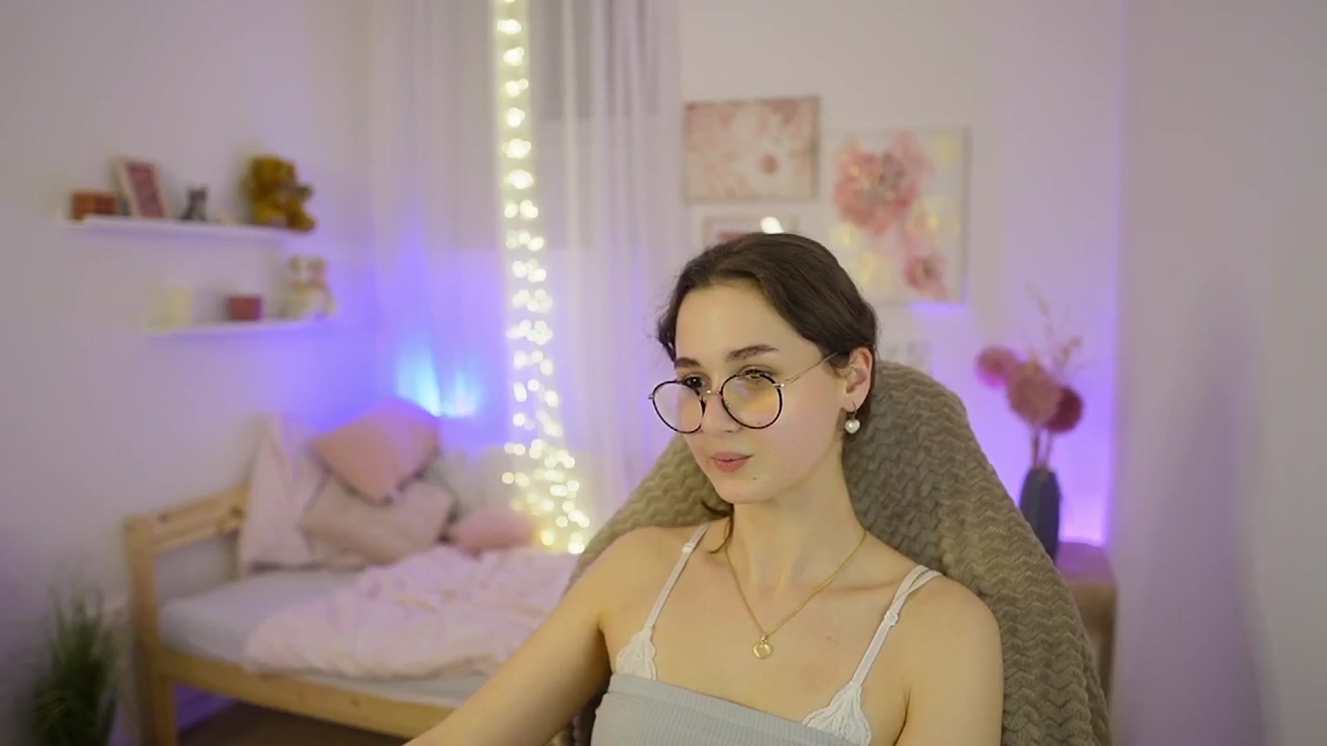Gallery image thumbnail from Anita_Grey_'s myfreecams stream on, 03/11/2026, 24:00 image 8 of 20