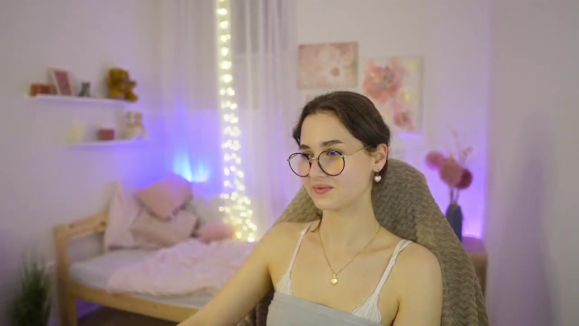 Gallery image thumbnail from Anita_Grey_'s myfreecams stream on, 03/11/2026, 24:00 image 4 of 20