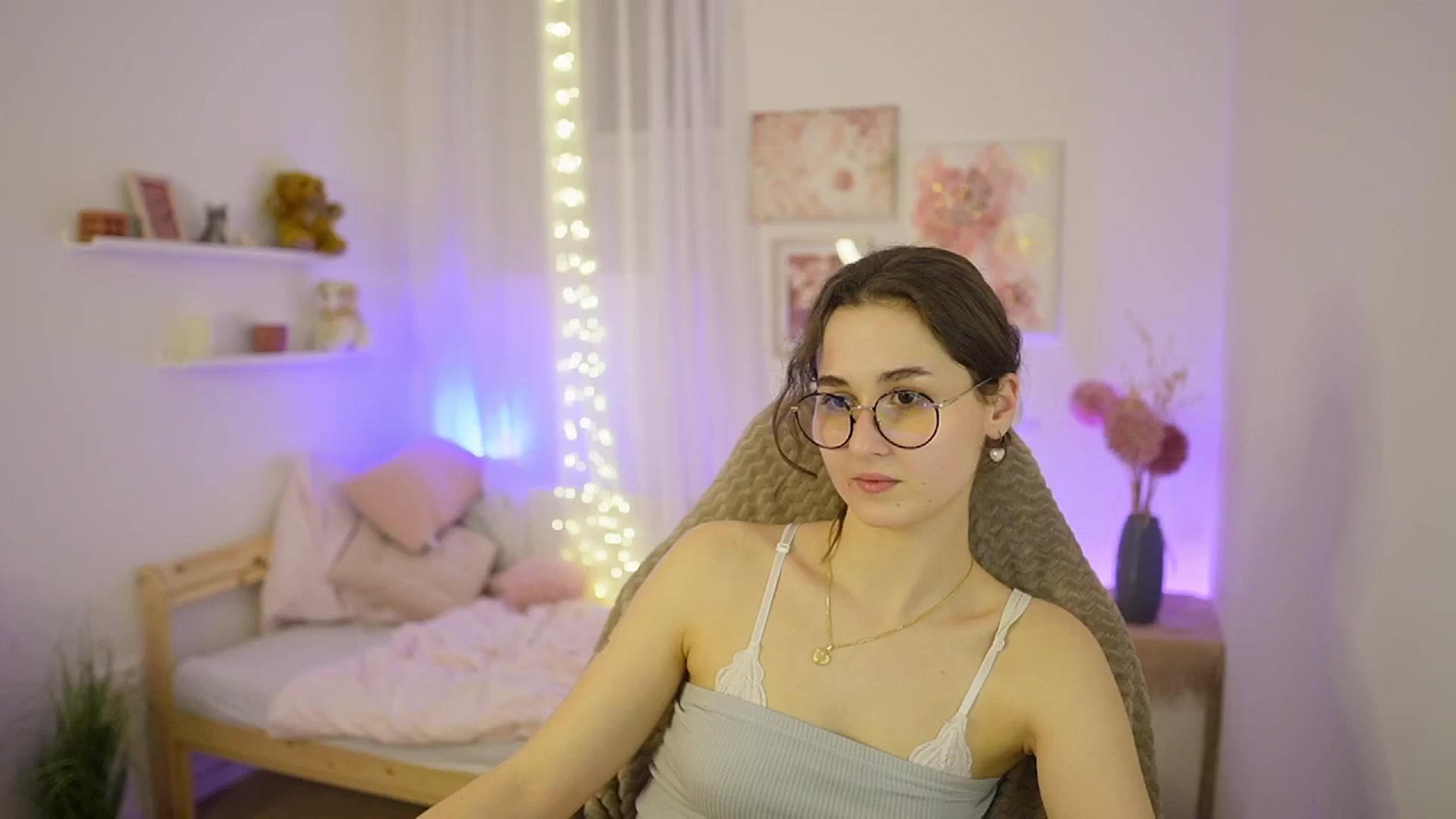 Gallery image thumbnail from Anita_Grey_'s myfreecams stream on, 03/11/2026, 24:00 image 19 of 20