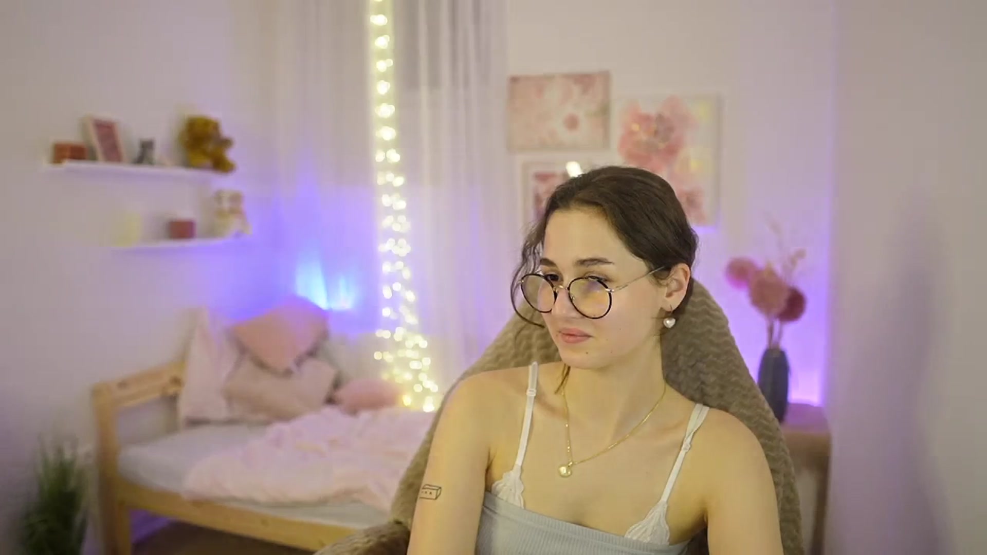Gallery image thumbnail from Anita_Grey_'s myfreecams stream on, 03/11/2026, 24:00 image 18 of 20