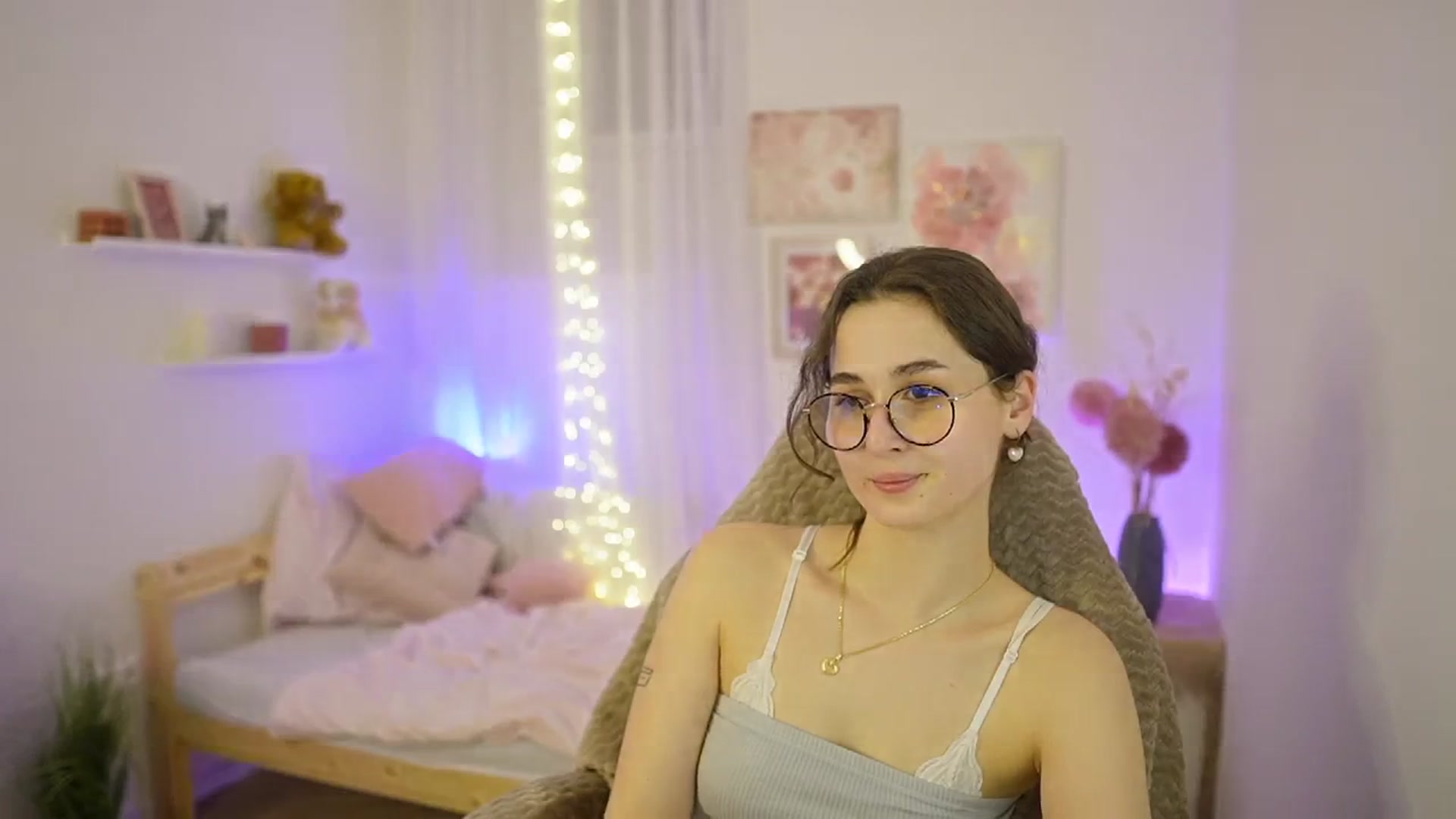 Gallery image thumbnail from Anita_Grey_'s myfreecams stream on, 03/11/2026, 24:00 image 16 of 20