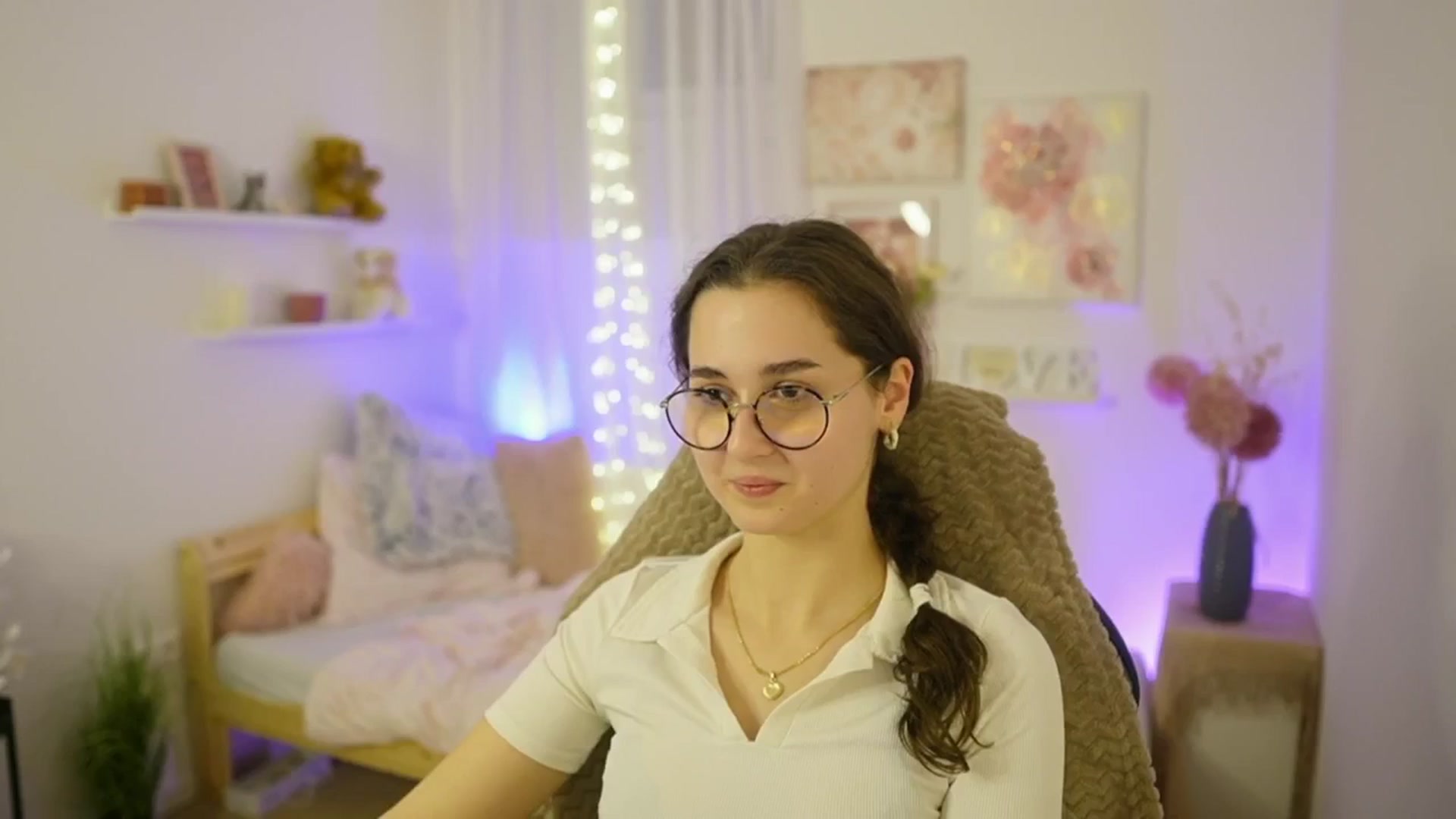 Gallery image thumbnail from Anita_Grey_'s myfreecams stream on, 03/12/2026, 21:53 image 19 of 20