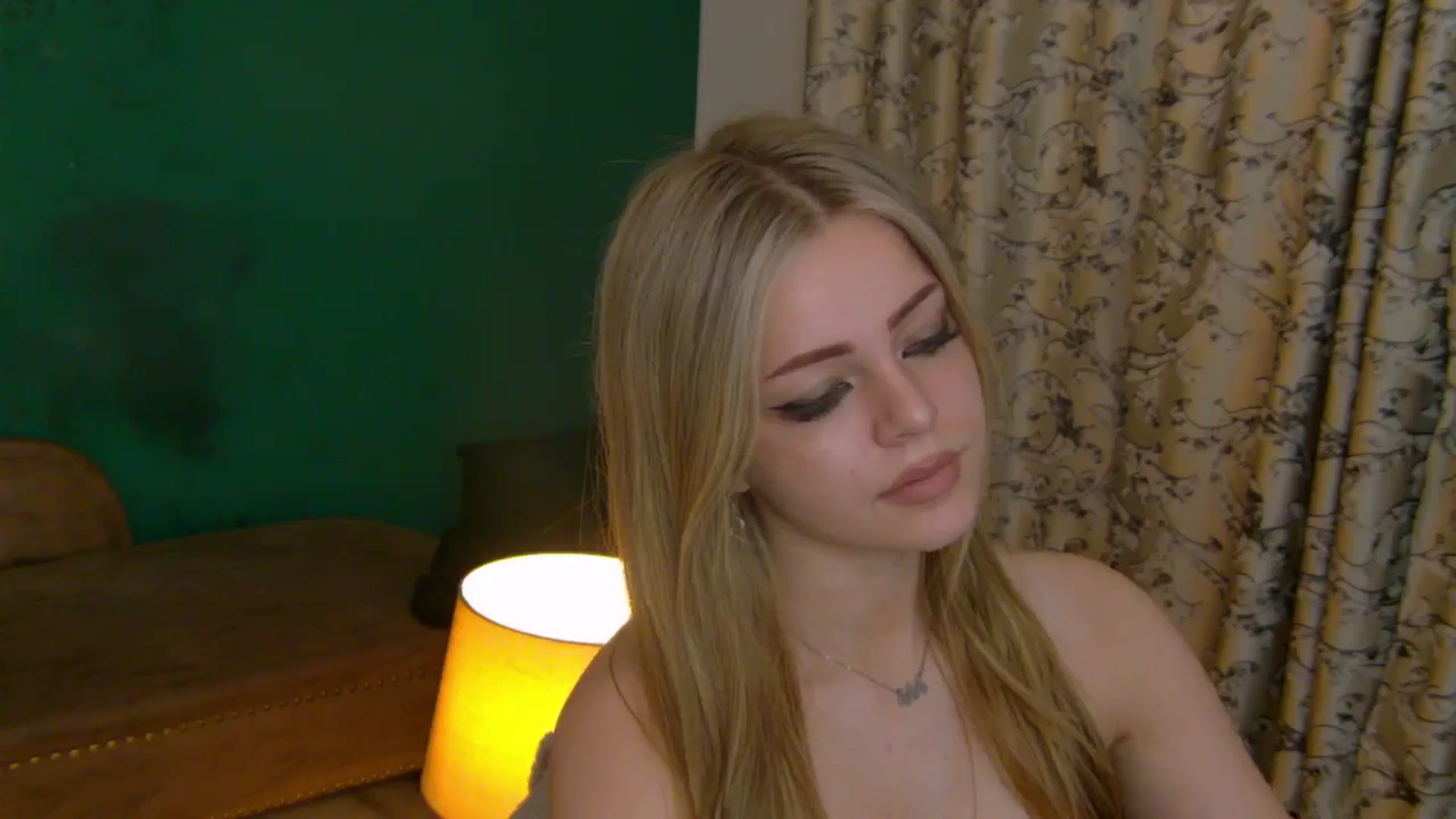 Gallery image thumbnail from AnjelinaPoem's myfreecams stream on, 05/12/2025, 01:35 image 17 of 20