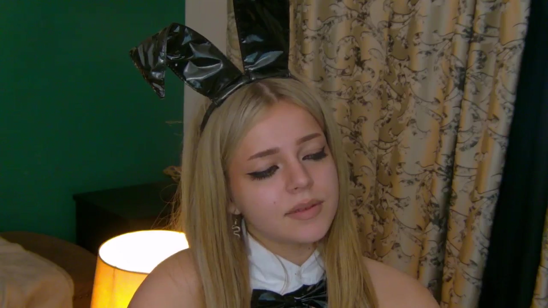 Gallery image thumbnail from AnjelinaPoem's myfreecams stream on, 05/26/2025, 02:55 image 17 of 20