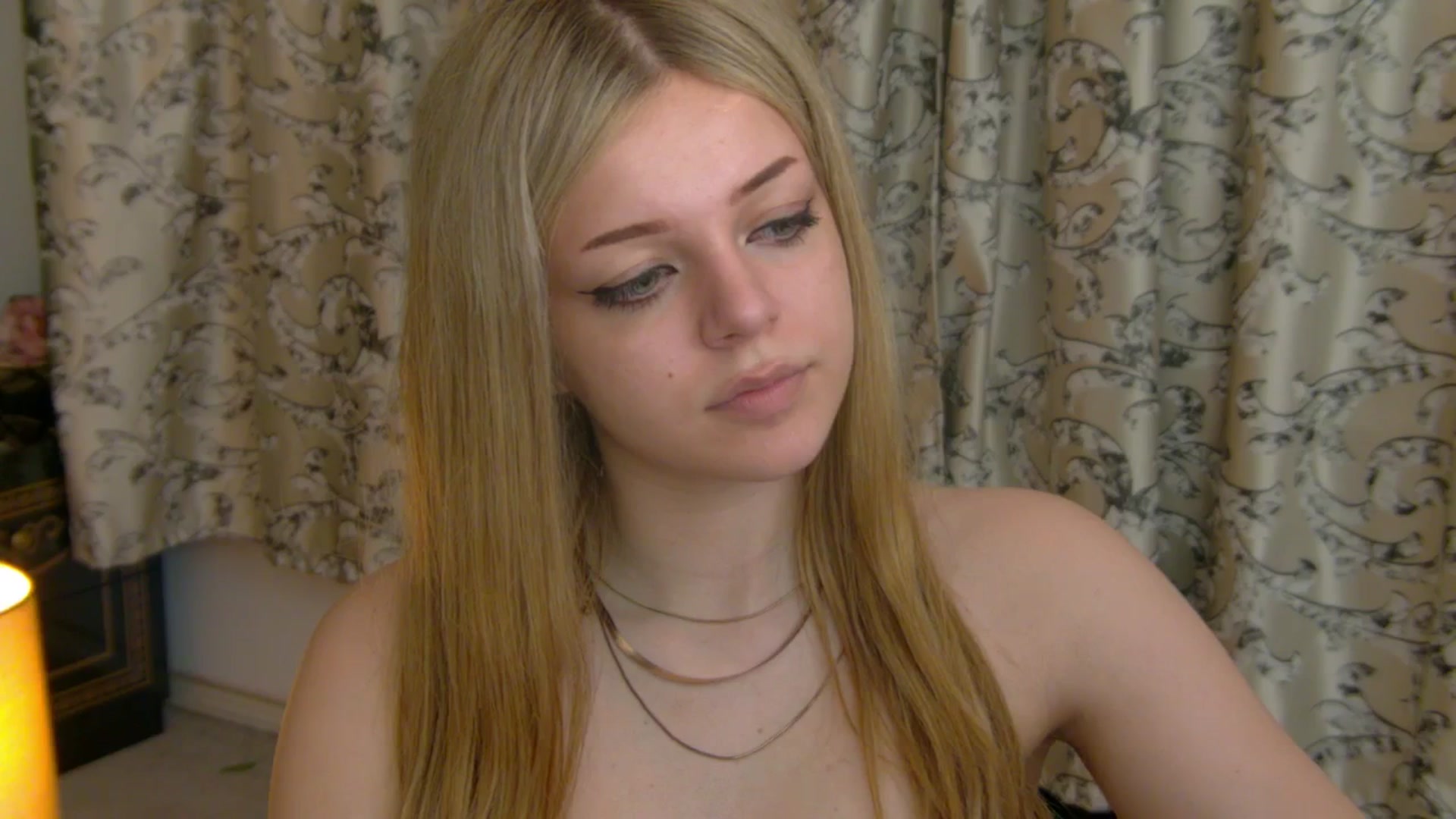 Gallery image thumbnail from AnjelinaPoem's myfreecams stream on, 06/09/2025, 02:02 image 16 of 20