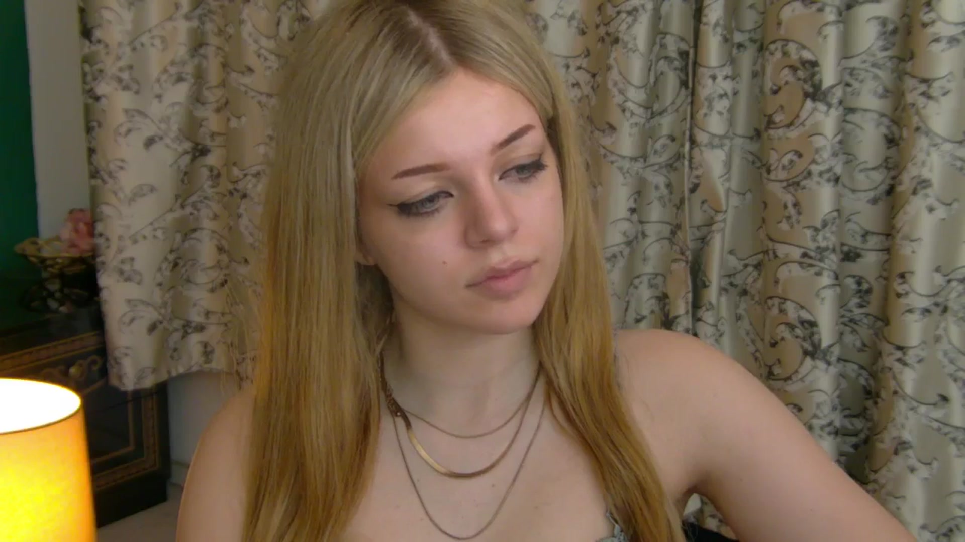 Gallery image thumbnail from AnjelinaPoem's myfreecams stream on, 06/09/2025, 02:02 image 13 of 20