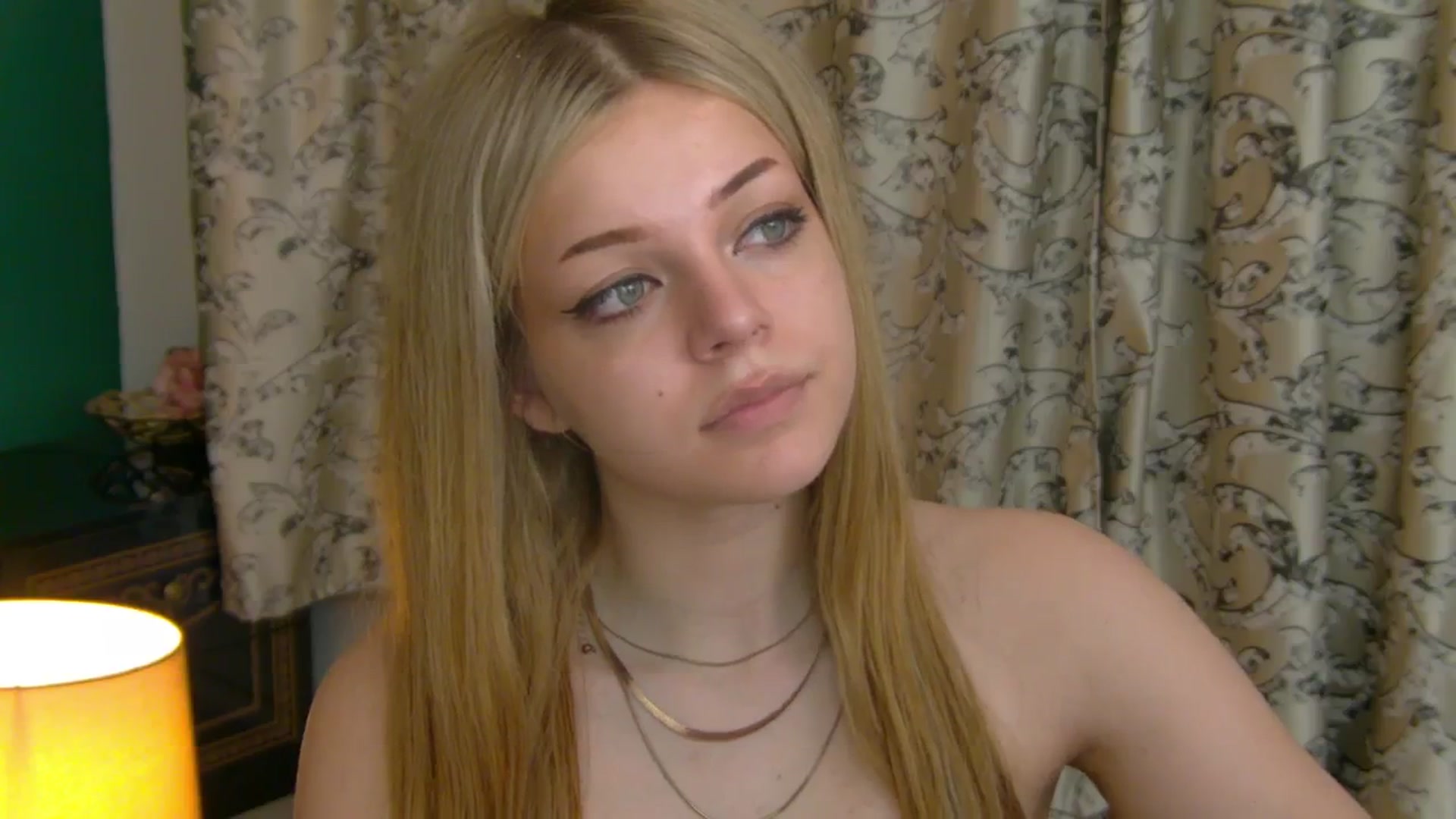 Gallery image thumbnail from AnjelinaPoem's myfreecams stream on, 06/09/2025, 02:02 image 9 of 20