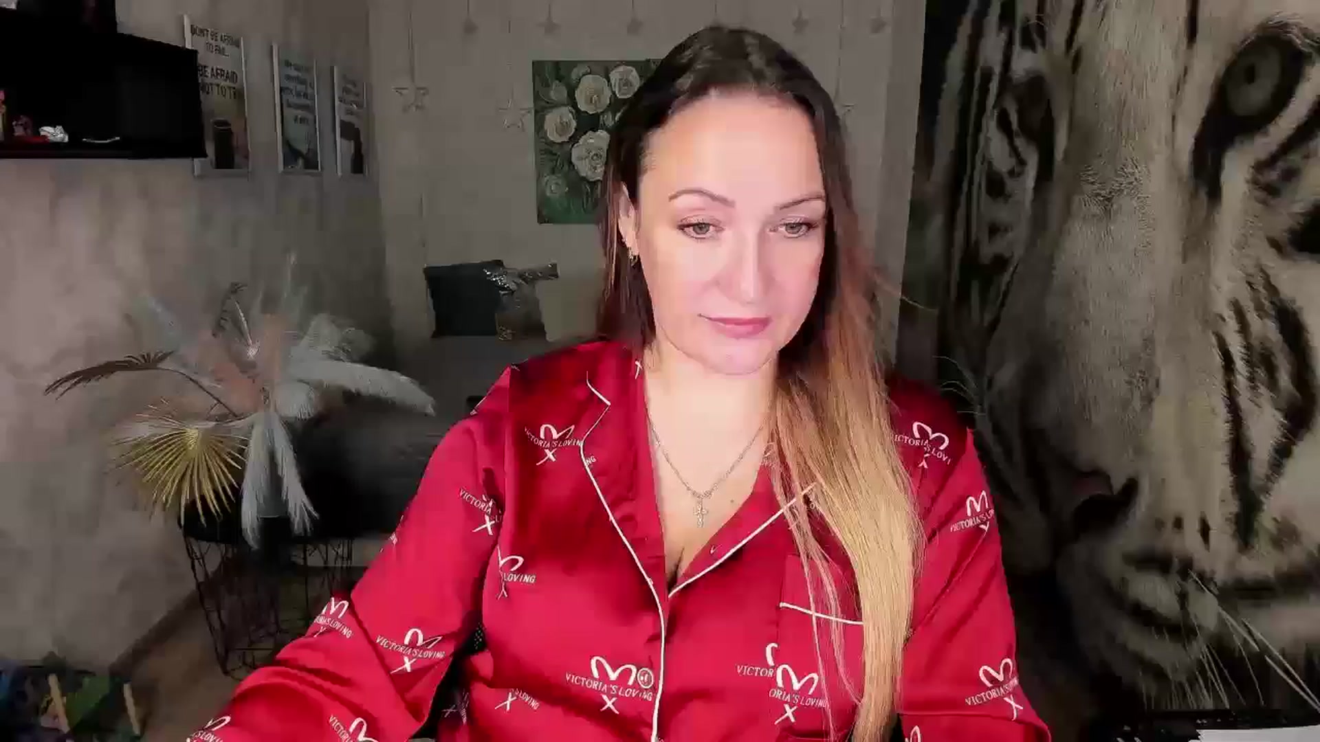 Gallery image thumbnail from AnkaSweet's myfreecams stream on, 08/15/2024, 16:13 image 15 of 20