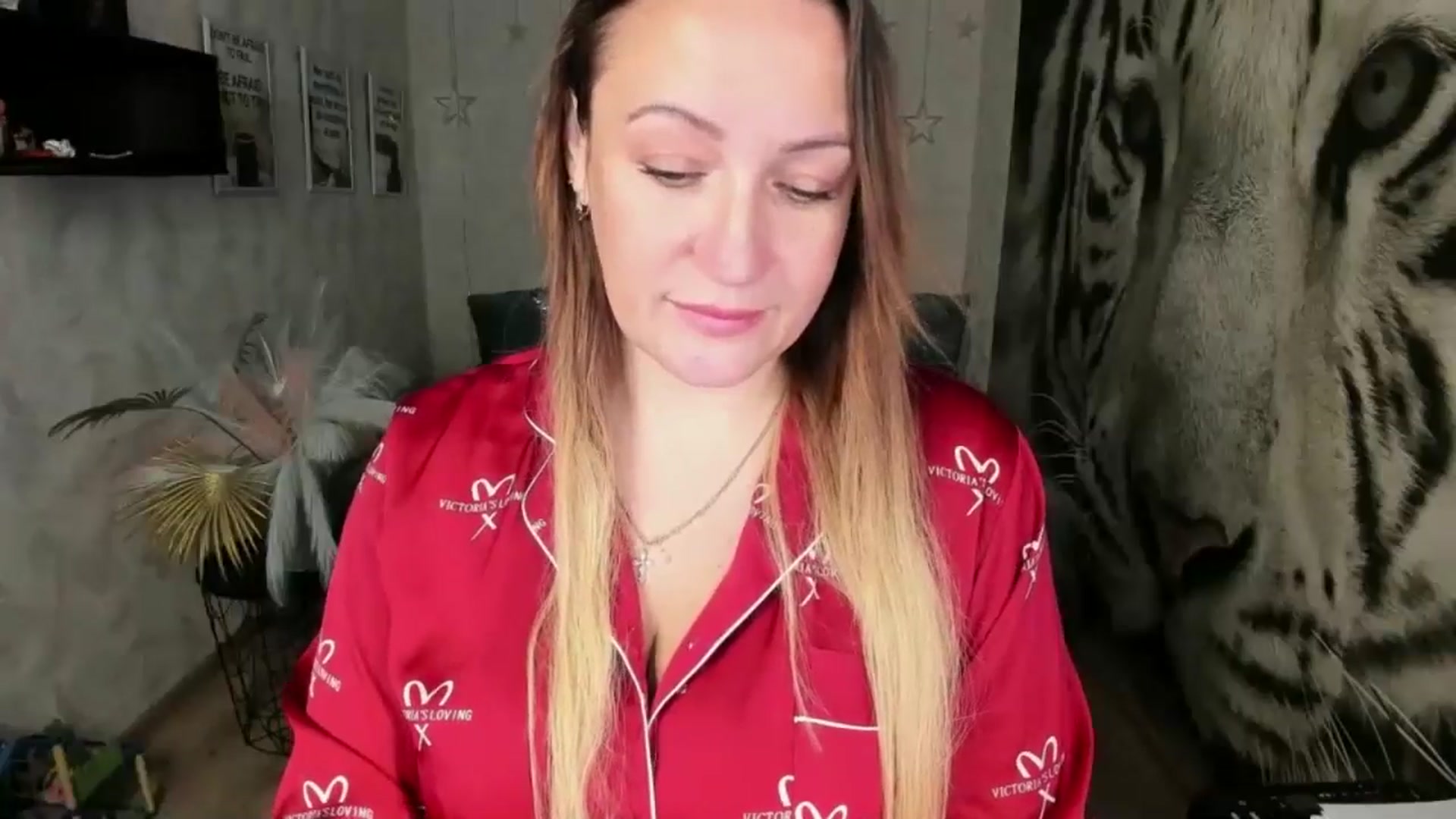 Gallery image thumbnail from AnkaSweet's myfreecams stream on, 08/15/2024, 17:06 image 6 of 20