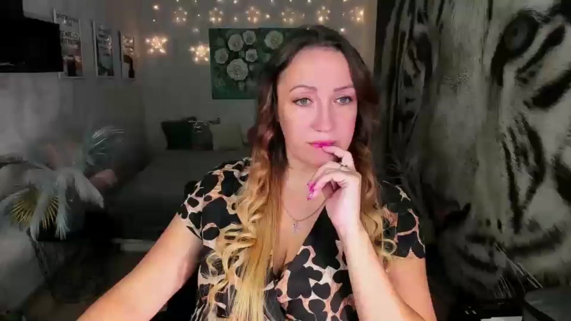 Gallery image thumbnail from AnkaSweet's myfreecams stream on, 08/28/2024, 19:28 image 14 of 20