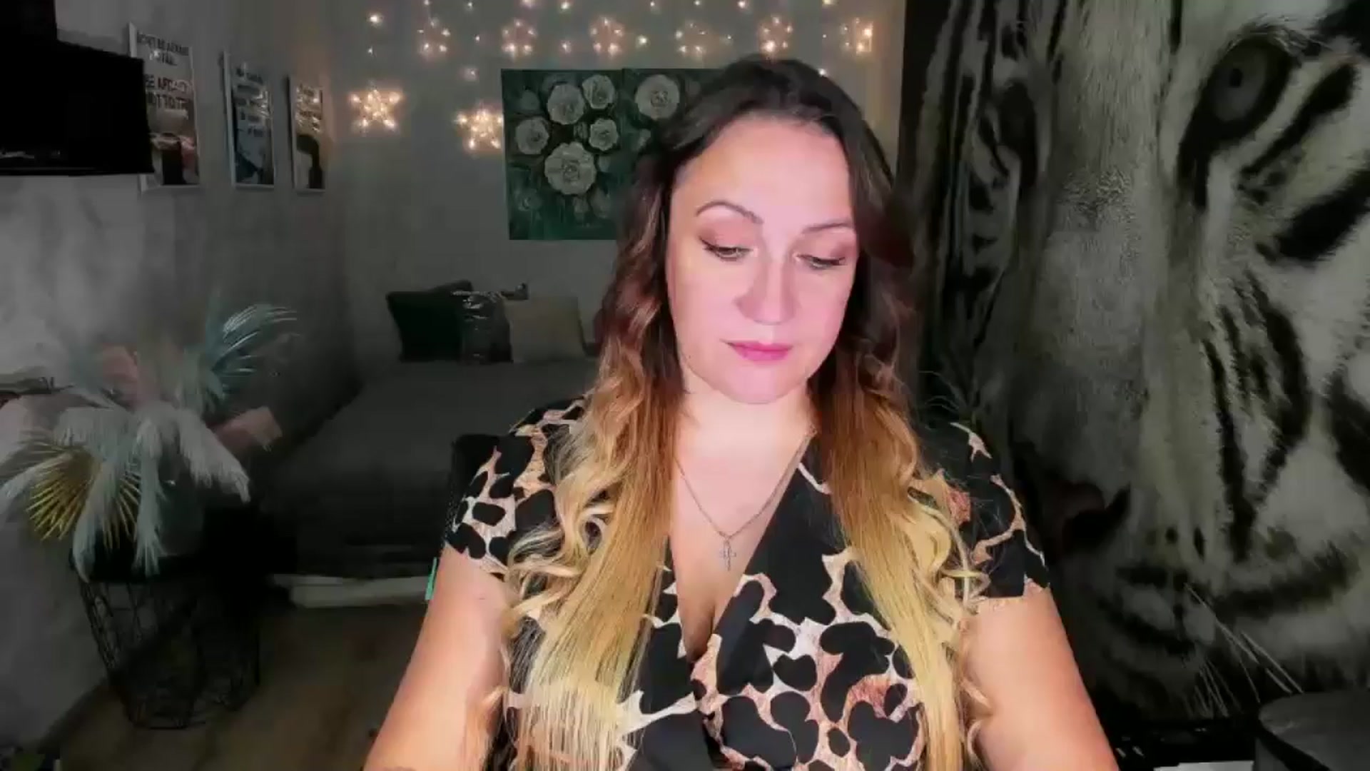 Gallery image thumbnail from AnkaSweet's myfreecams stream on, 08/28/2024, 19:40 image 6 of 20