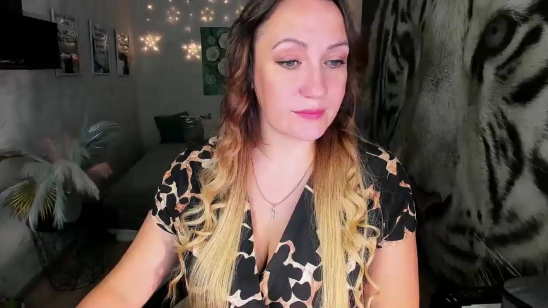 Gallery image thumbnail from AnkaSweet's myfreecams stream on, 08/28/2024, 19:40 image 11 of 20