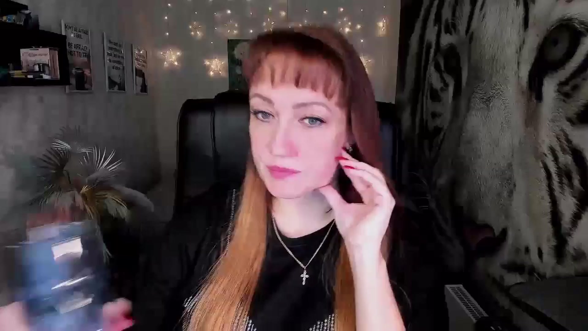 Gallery image thumbnail from AnkaSweet's myfreecams stream on, 11/08/2024, 21:21 image 10 of 20
