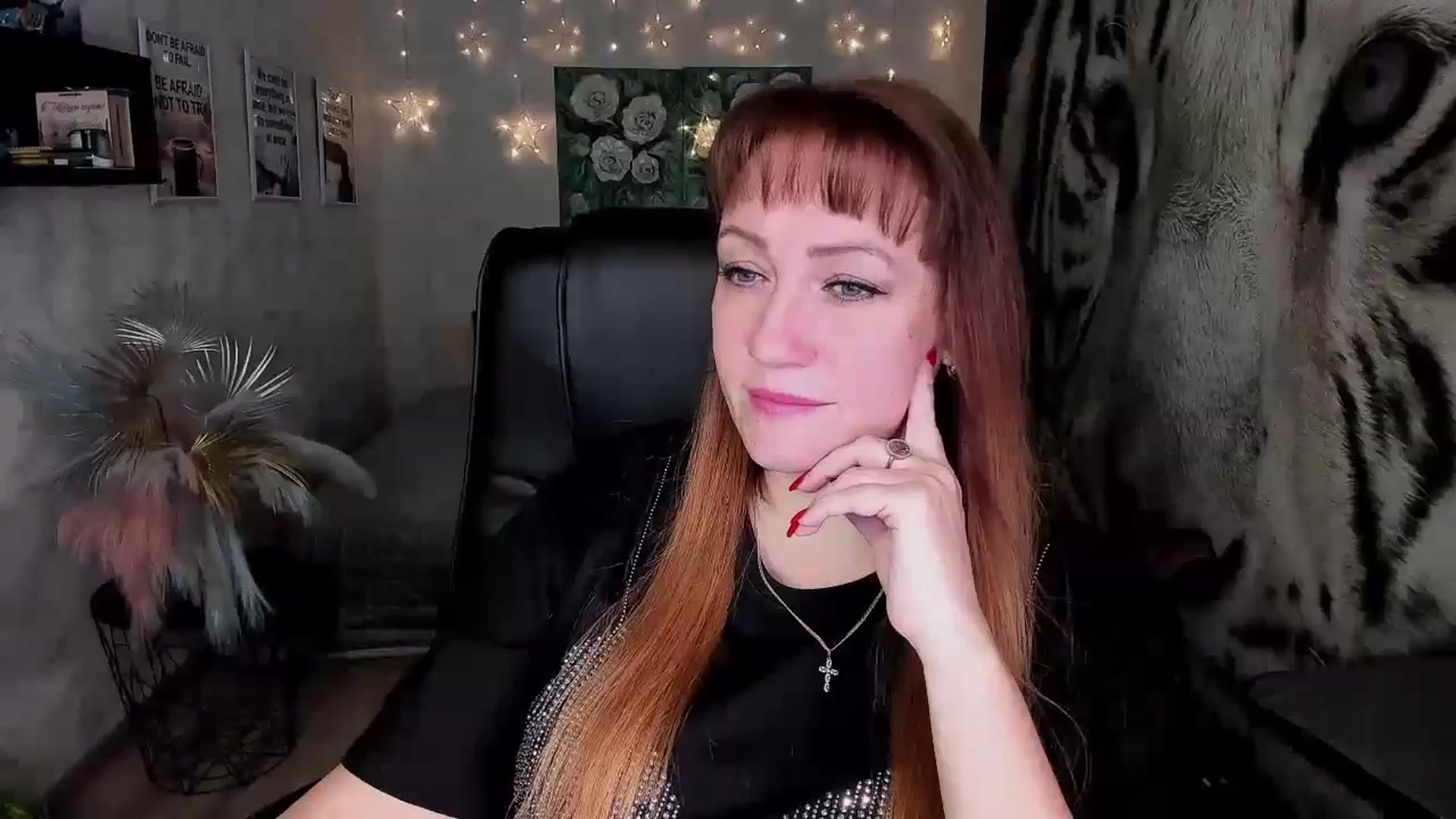 Gallery image thumbnail from AnkaSweet's myfreecams stream on, 11/08/2024, 21:21 image 17 of 20