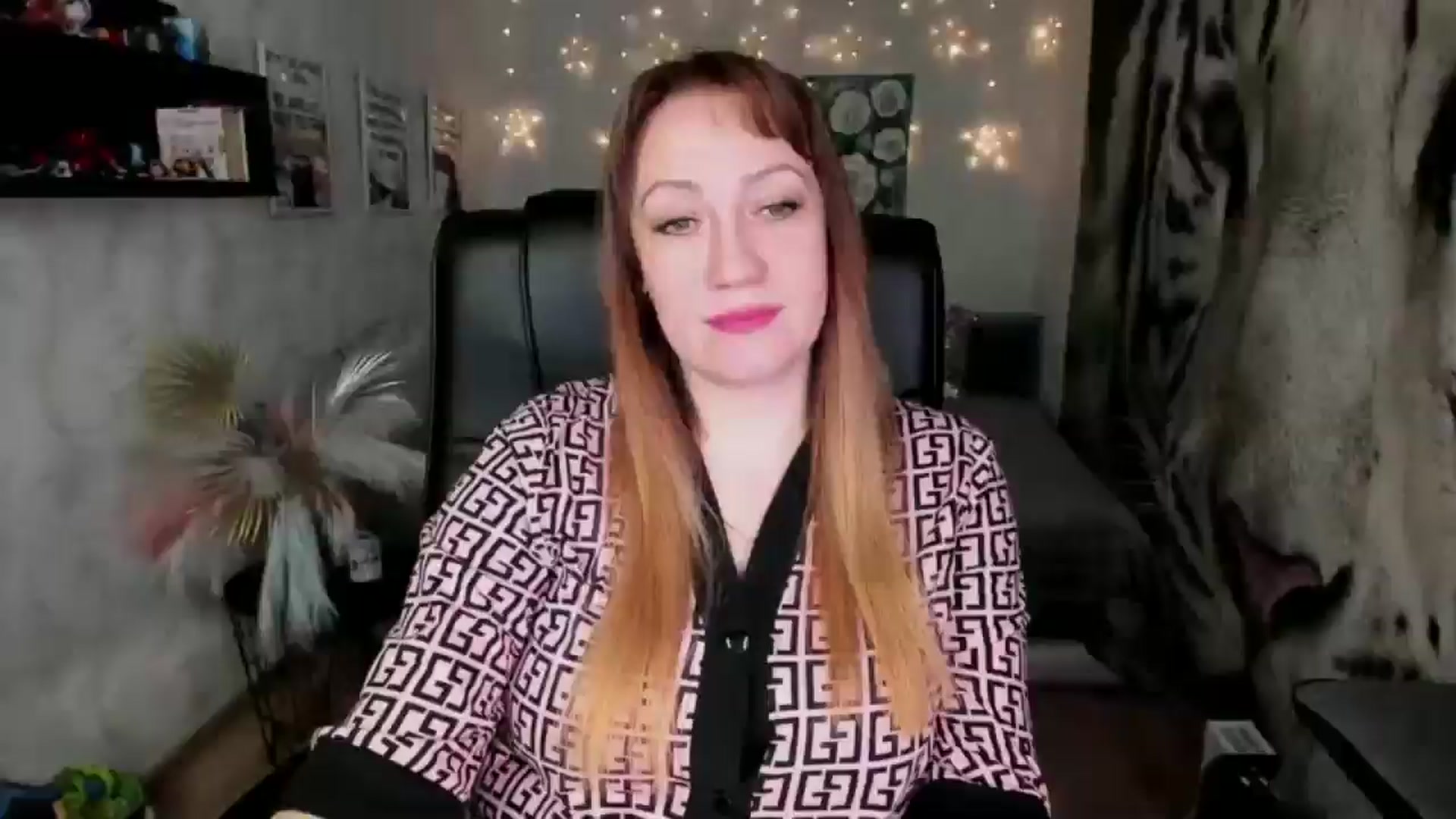 Gallery image thumbnail from AnkaSweet's myfreecams stream on, 11/25/2024, 14:46 image 3 of 20
