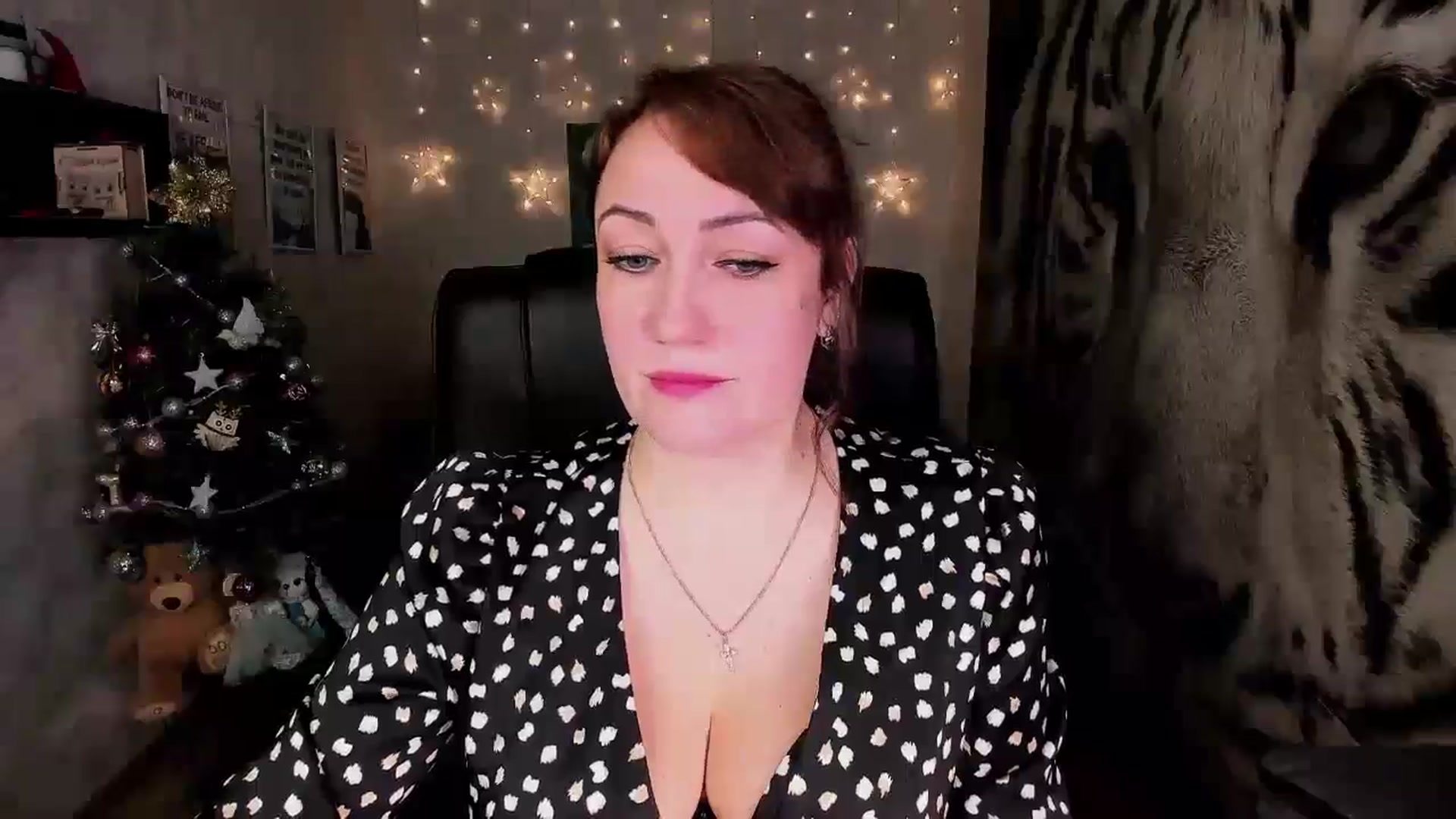 Gallery image thumbnail from AnkaSweet's myfreecams stream on, 12/18/2024, 15:00 image 18 of 20