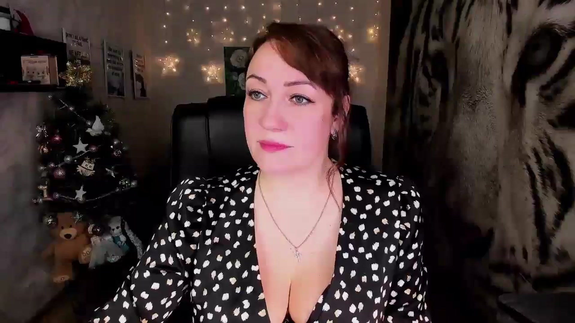 Gallery image thumbnail from AnkaSweet's myfreecams stream on, 12/18/2024, 15:00 image 15 of 20