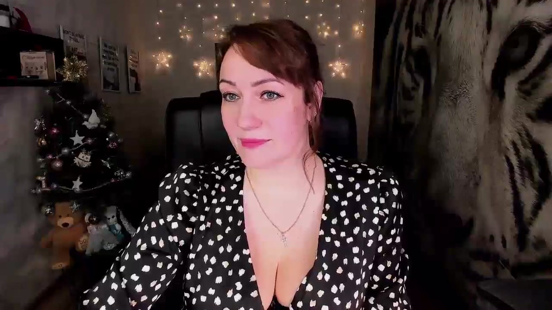 Gallery image thumbnail from AnkaSweet's myfreecams stream on, 12/18/2024, 15:00 image 11 of 20