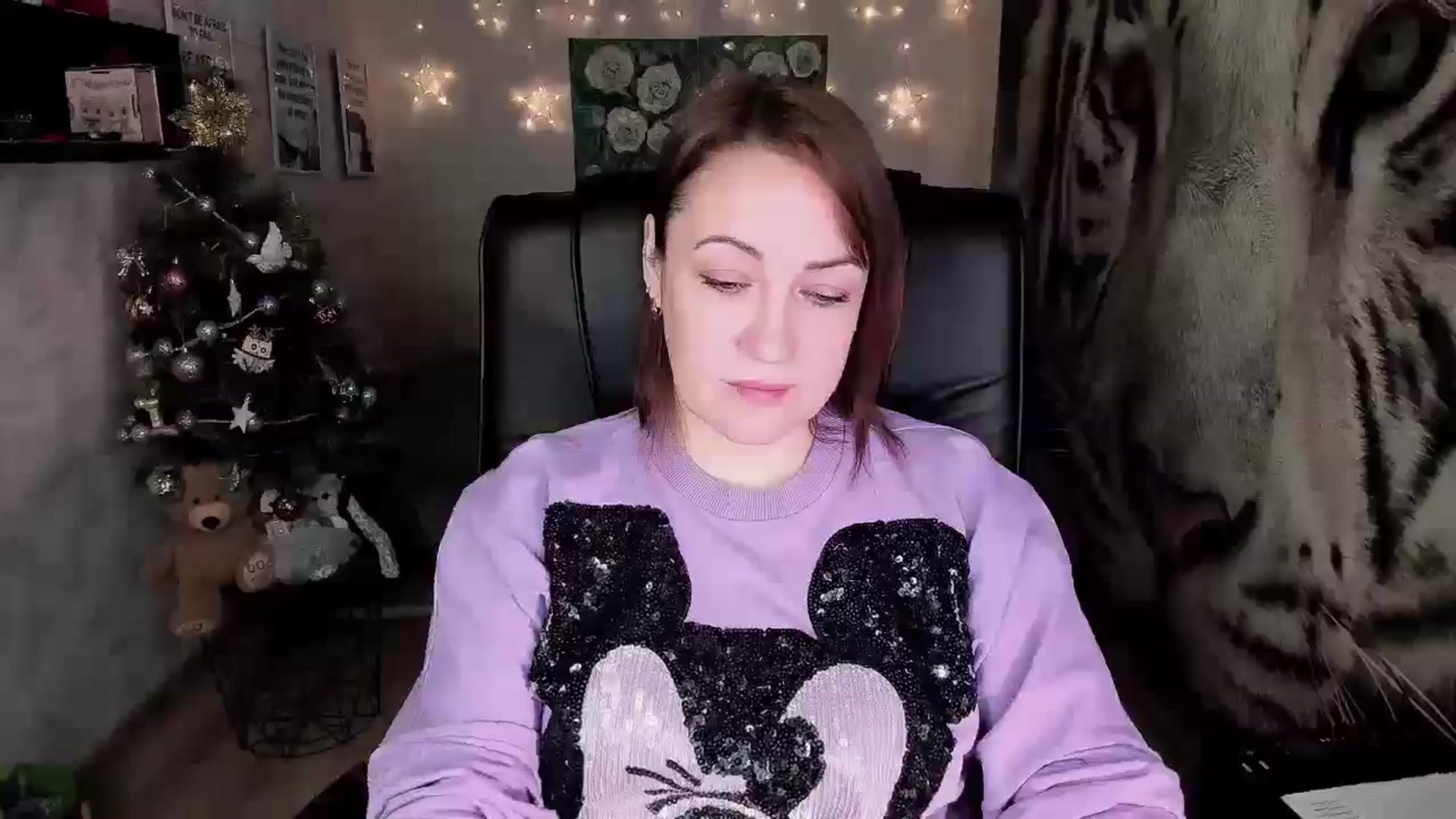Gallery image thumbnail from AnkaSweet's myfreecams stream on, 12/19/2024, 16:50 image 12 of 20