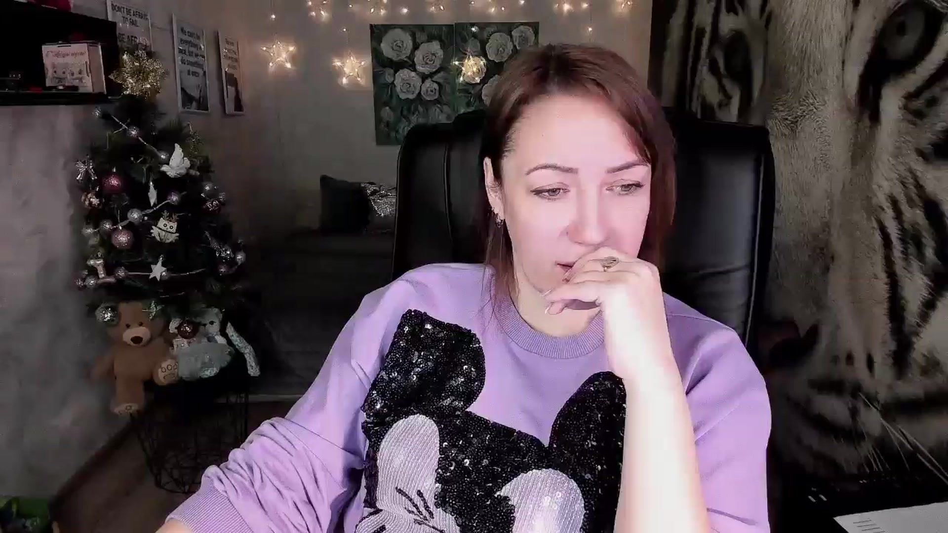 Gallery image thumbnail from AnkaSweet's myfreecams stream on, 12/19/2024, 16:50 image 6 of 20