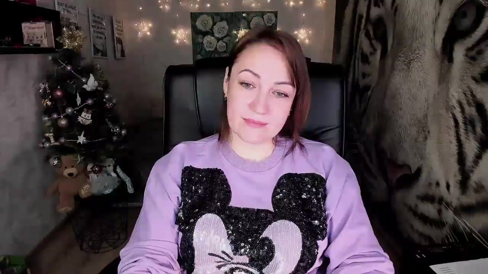 Gallery image thumbnail from AnkaSweet's myfreecams stream on, 12/19/2024, 16:50 image 10 of 20