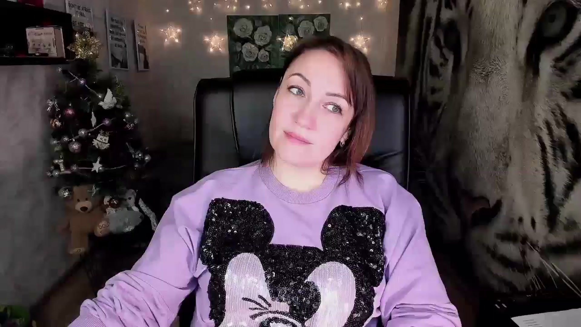 Gallery image thumbnail from AnkaSweet's myfreecams stream on, 12/19/2024, 16:50 image 11 of 20
