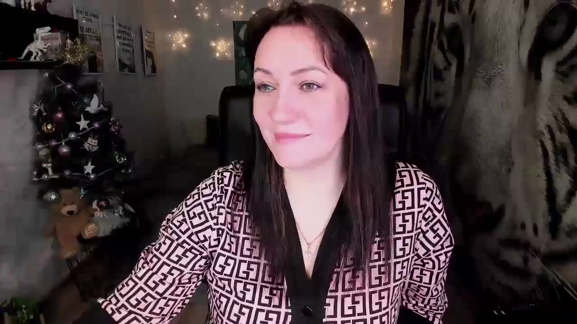 Gallery image thumbnail from AnkaSweet's myfreecams stream on, 12/22/2024, 17:19 image 13 of 20