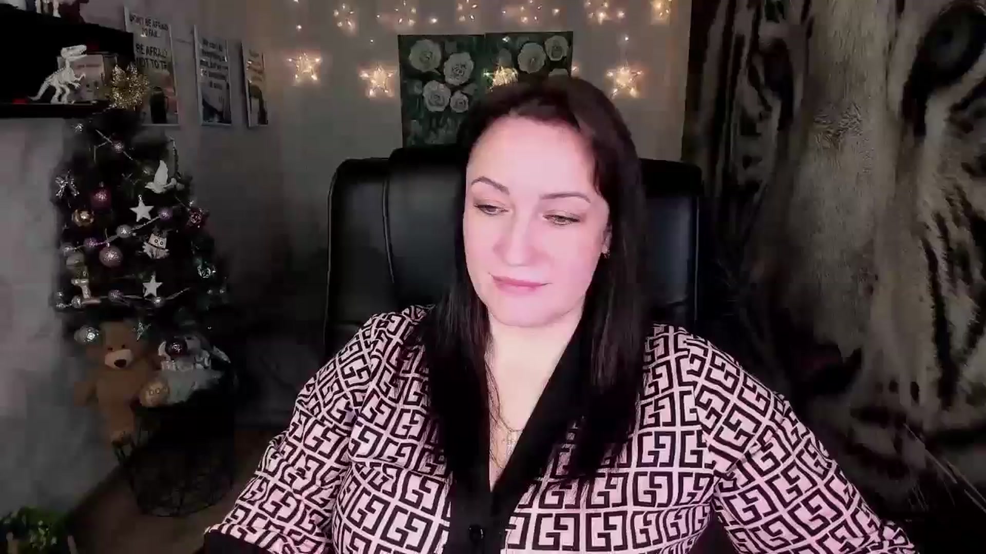 Gallery image thumbnail from AnkaSweet's myfreecams stream on, 12/22/2024, 17:19 image 6 of 20