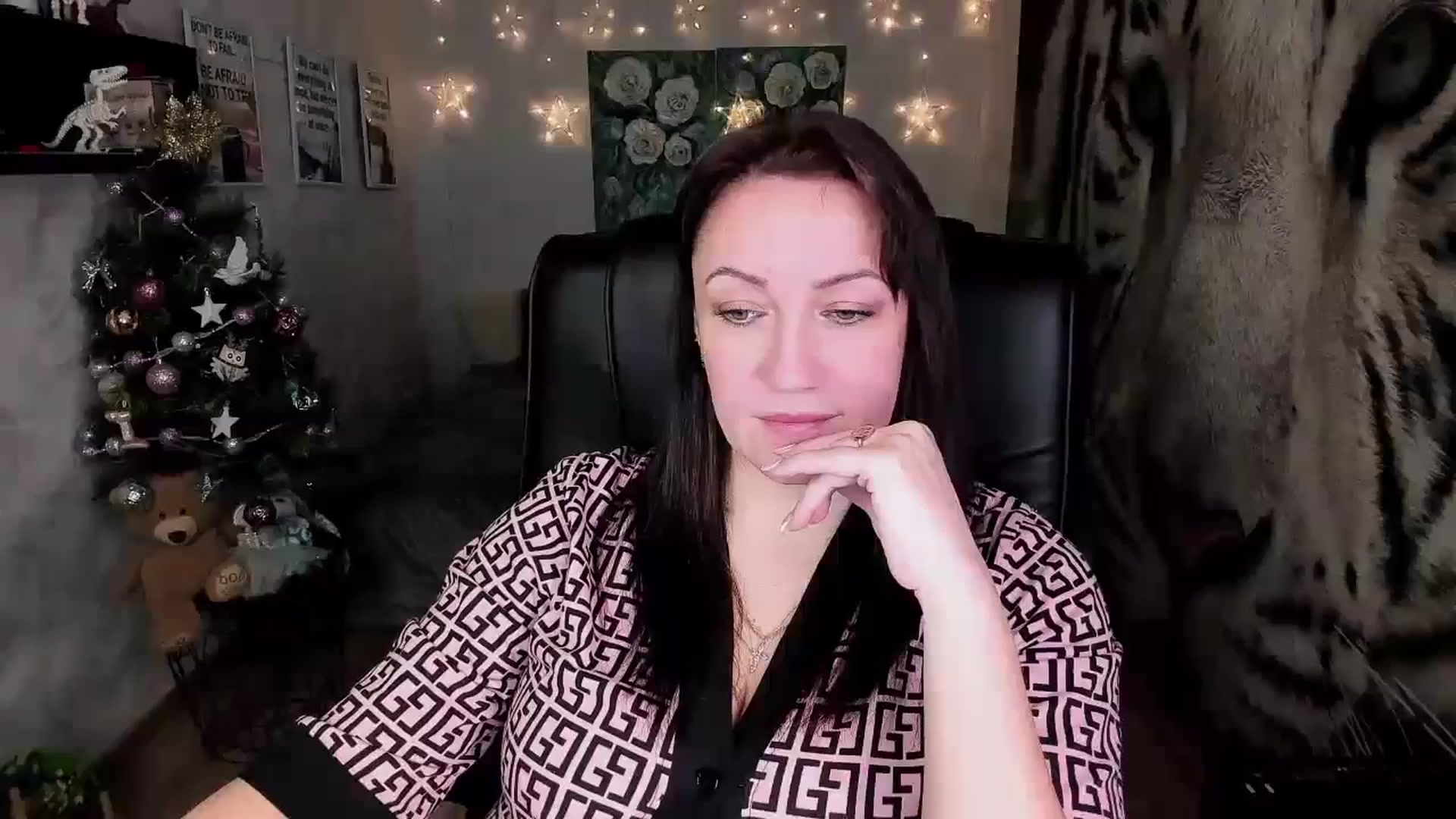 Gallery image thumbnail from AnkaSweet's myfreecams stream on, 12/22/2024, 17:19 image 1 of 20