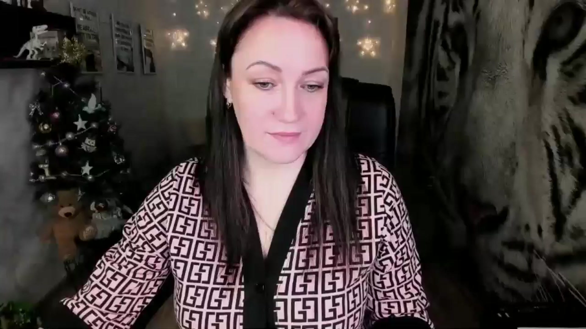 Gallery image thumbnail from AnkaSweet's myfreecams stream on, 12/22/2024, 17:19 image 18 of 20