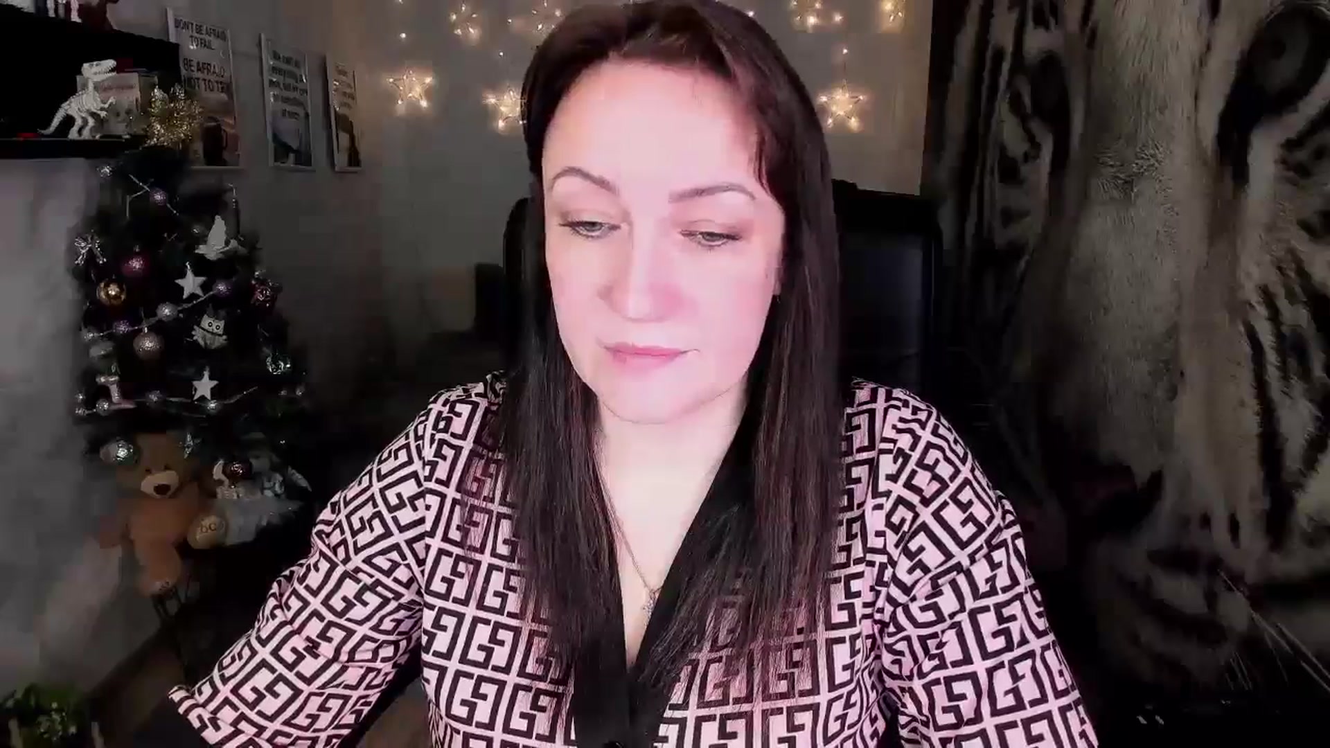 Gallery image thumbnail from AnkaSweet's myfreecams stream on, 12/22/2024, 17:19 image 7 of 20