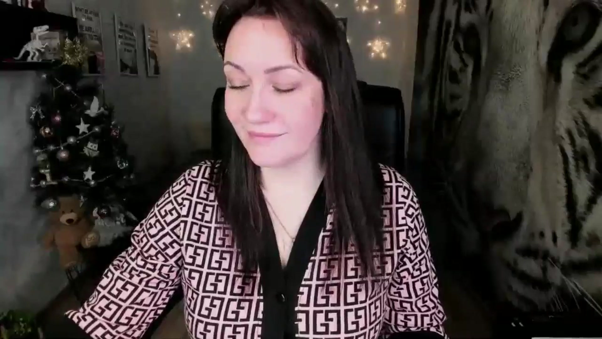 Gallery image thumbnail from AnkaSweet's myfreecams stream on, 12/22/2024, 17:19 image 19 of 20