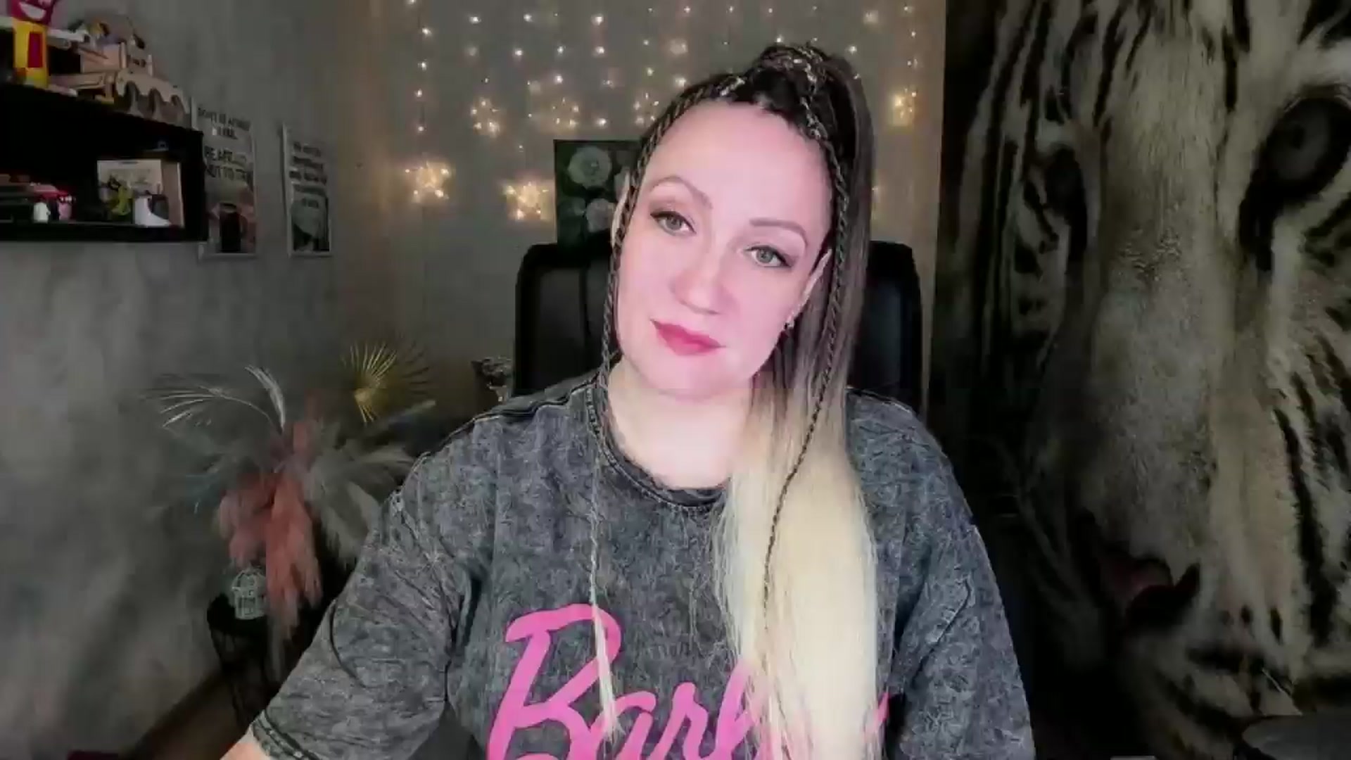 Gallery image thumbnail from AnkaSweet's myfreecams stream on, 02/28/2025, 21:16 image 13 of 20