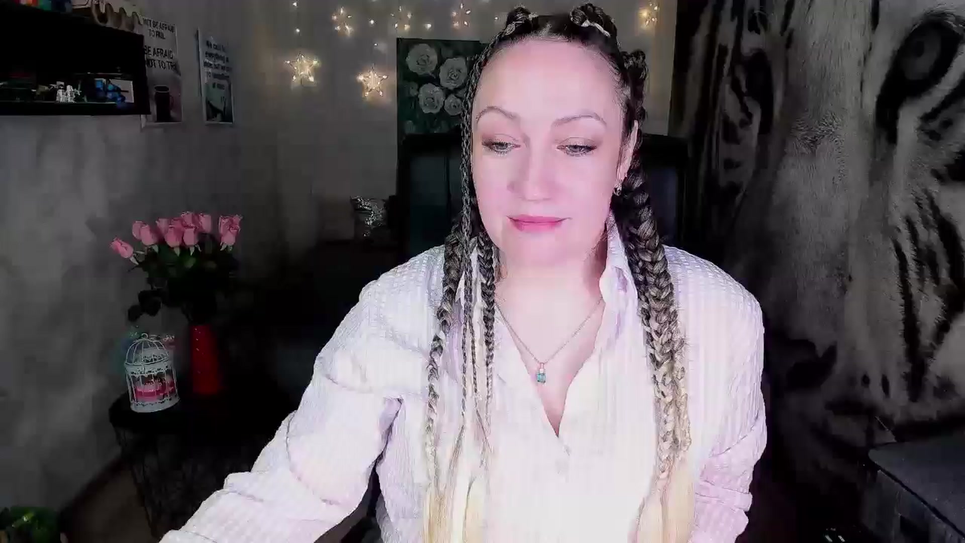 Gallery image thumbnail from AnkaSweet's myfreecams stream on, 05/19/2025, 05:36 image 5 of 20