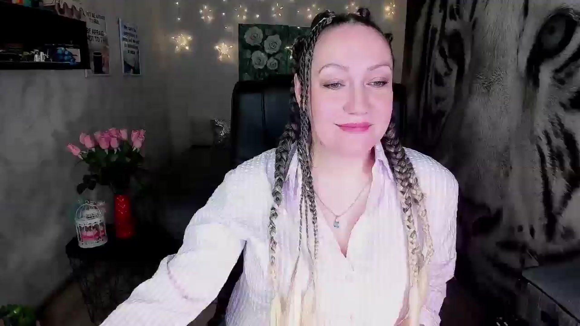 Gallery image thumbnail from AnkaSweet's myfreecams stream on, 05/19/2025, 05:36 image 6 of 20