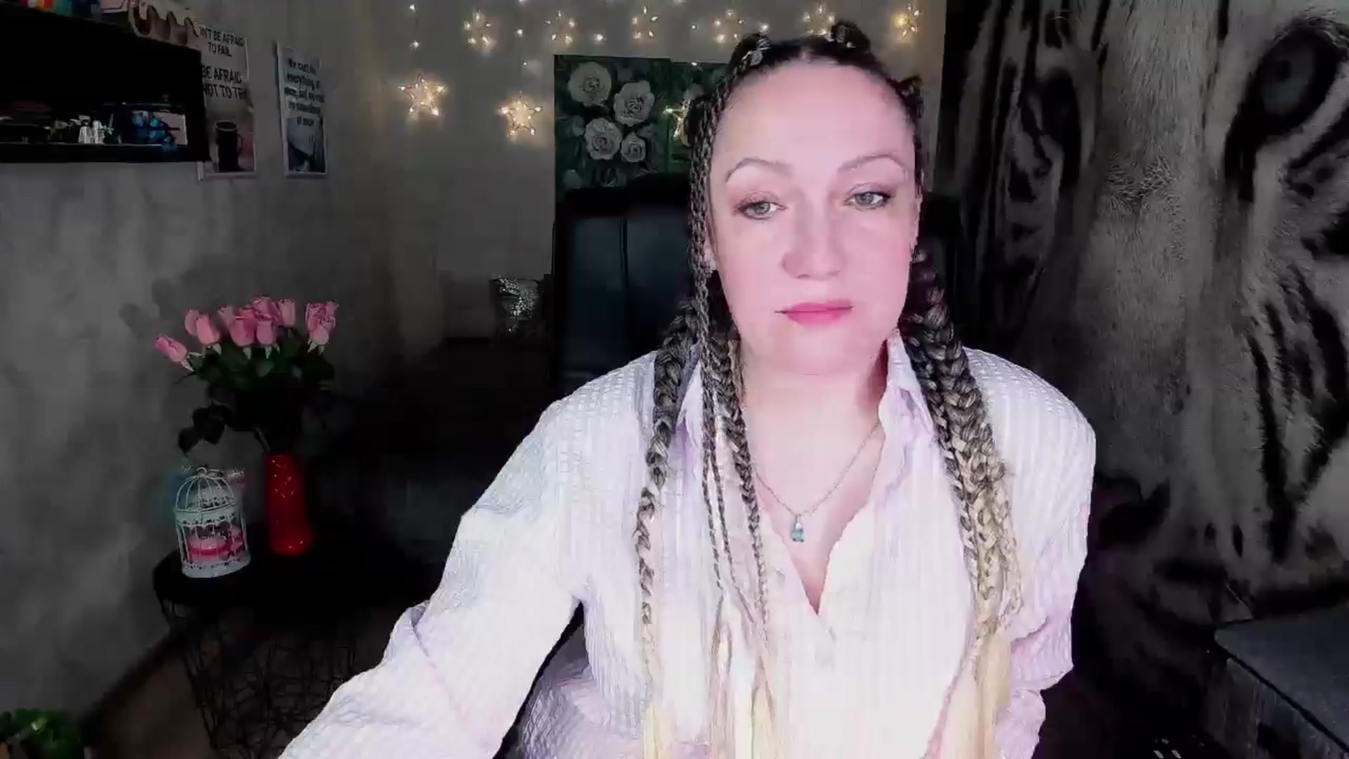 Gallery image thumbnail from AnkaSweet's myfreecams stream on, 05/19/2025, 05:36 image 12 of 20