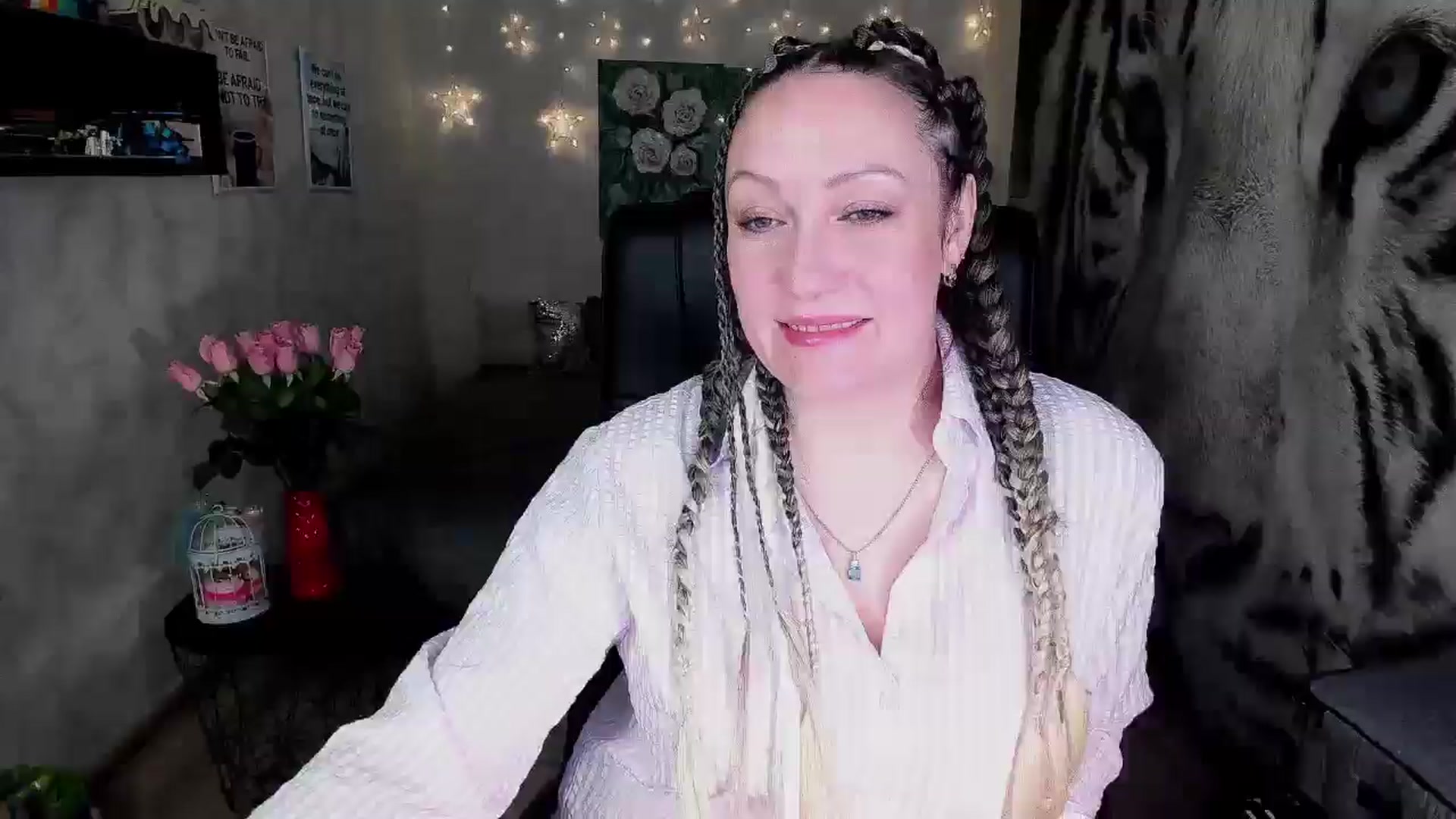Gallery image thumbnail from AnkaSweet's myfreecams stream on, 05/19/2025, 05:36 image 14 of 20