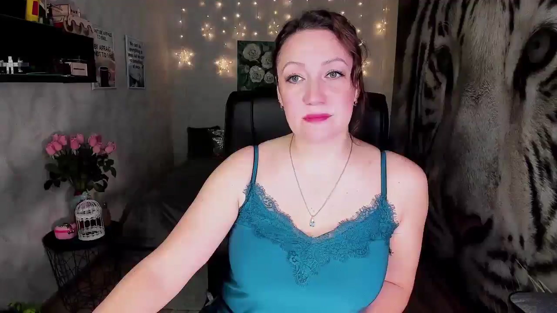 Gallery image thumbnail from AnkaSweet's myfreecams stream on, 05/26/2025, 19:05 image 14 of 20