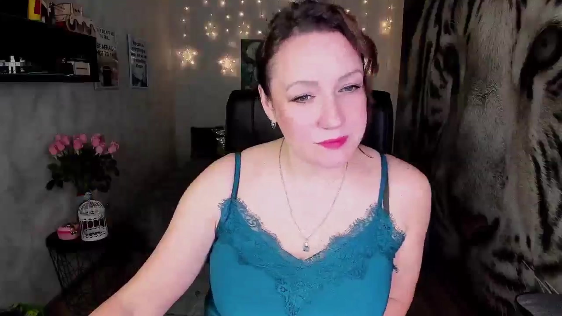Gallery image thumbnail from AnkaSweet's myfreecams stream on, 05/26/2025, 19:05 image 3 of 20