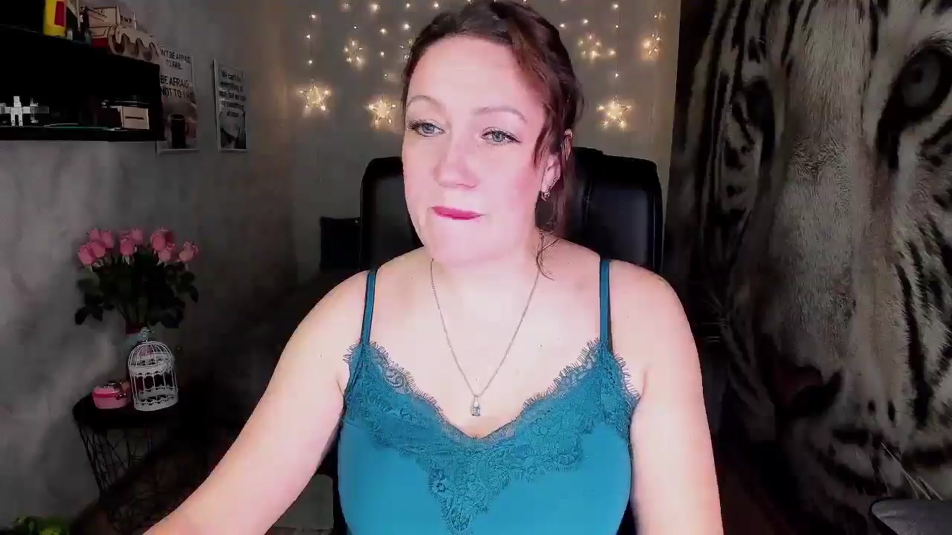 Gallery image thumbnail from AnkaSweet's myfreecams stream on, 05/26/2025, 19:05 image 10 of 20