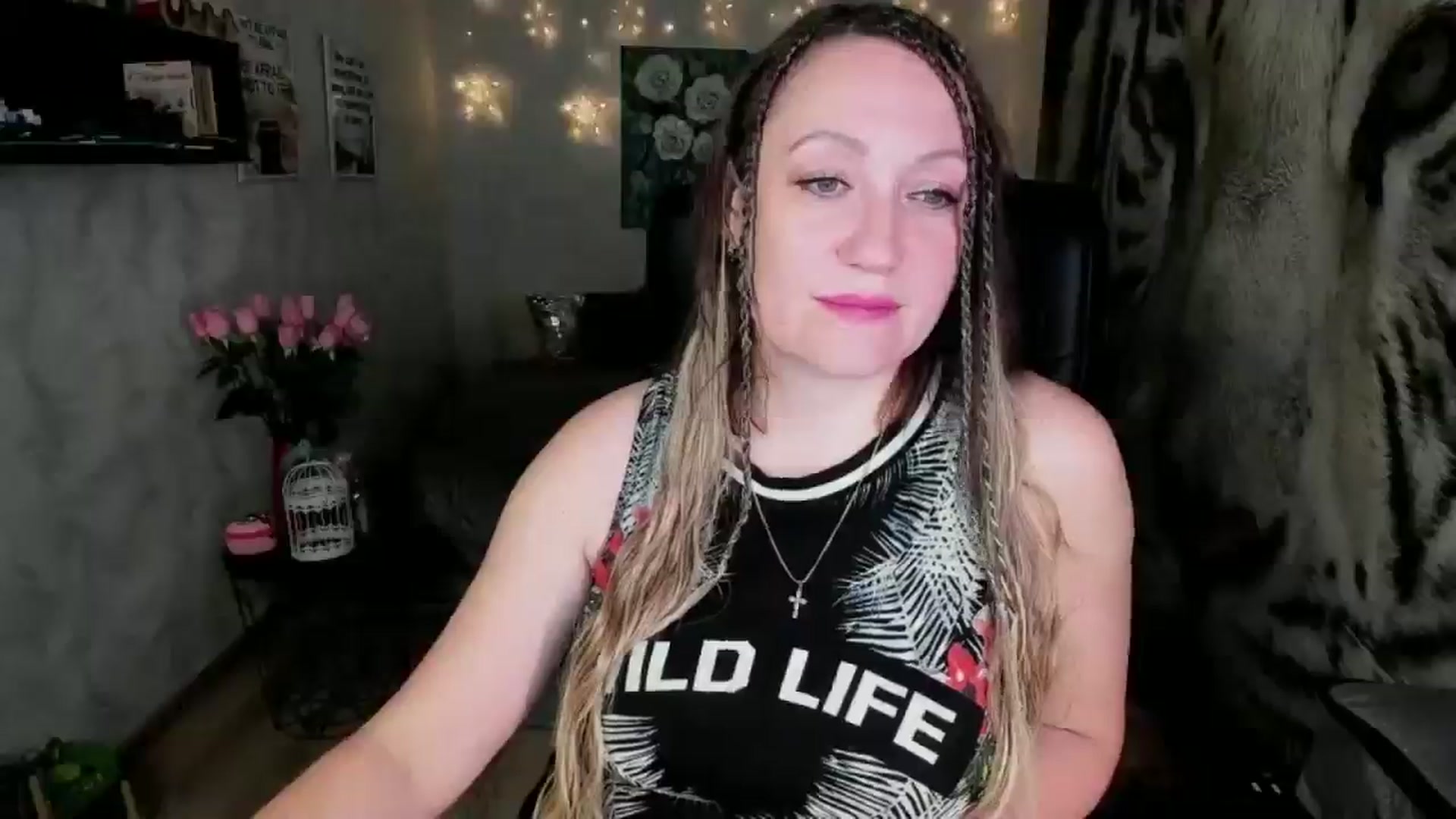 Gallery image thumbnail from AnkaSweet's myfreecams stream on, 06/10/2025, 20:39 image 15 of 20