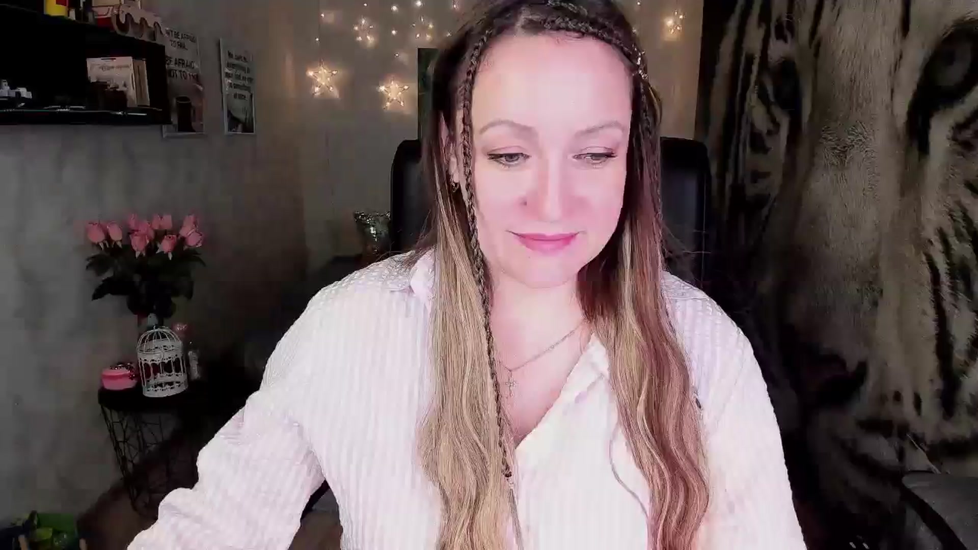 Gallery image thumbnail from AnkaSweet's myfreecams stream on, 06/13/2025, 22:05 image 18 of 20