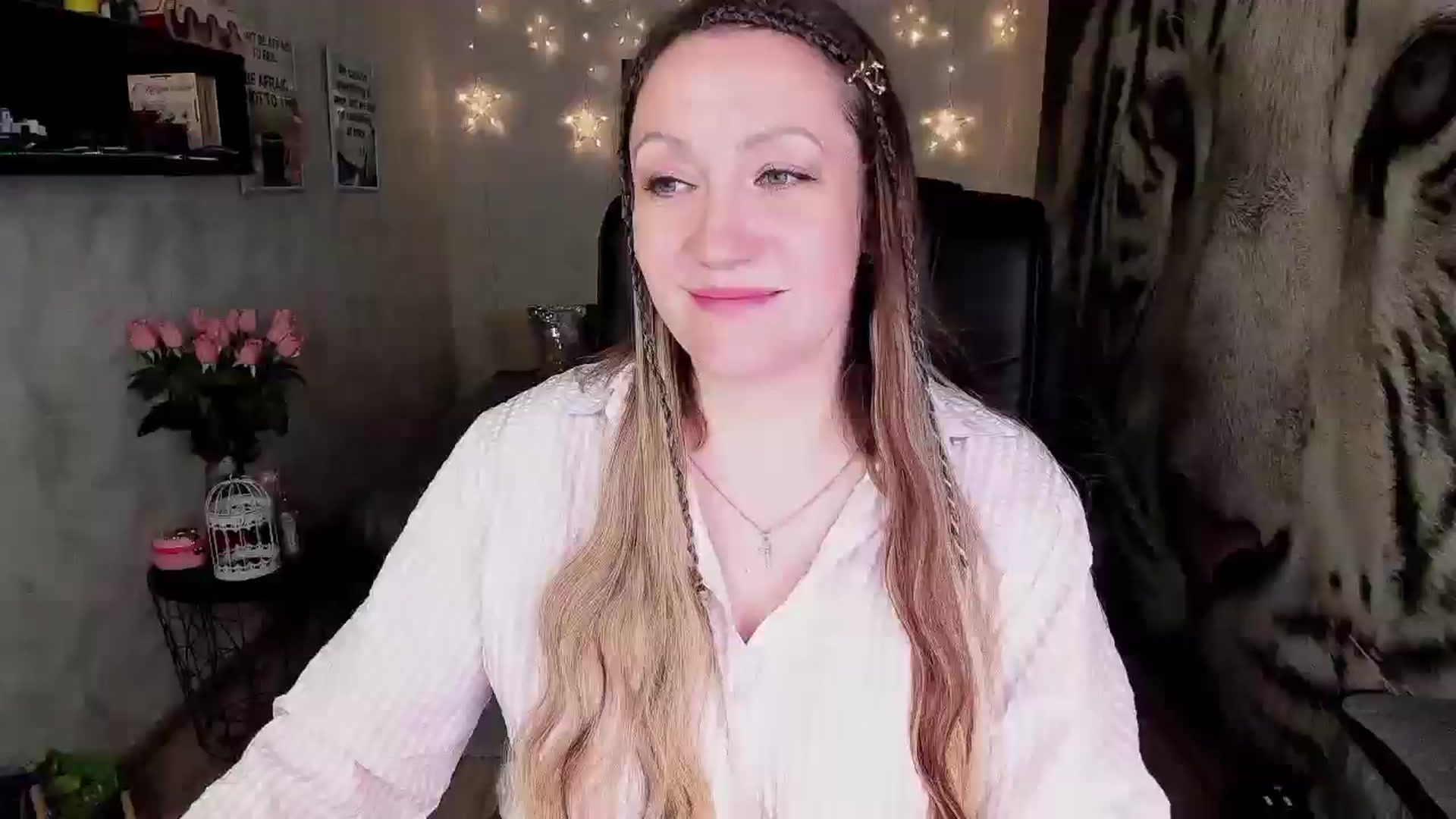 Gallery image thumbnail from AnkaSweet's myfreecams stream on, 06/13/2025, 22:05 image 1 of 20