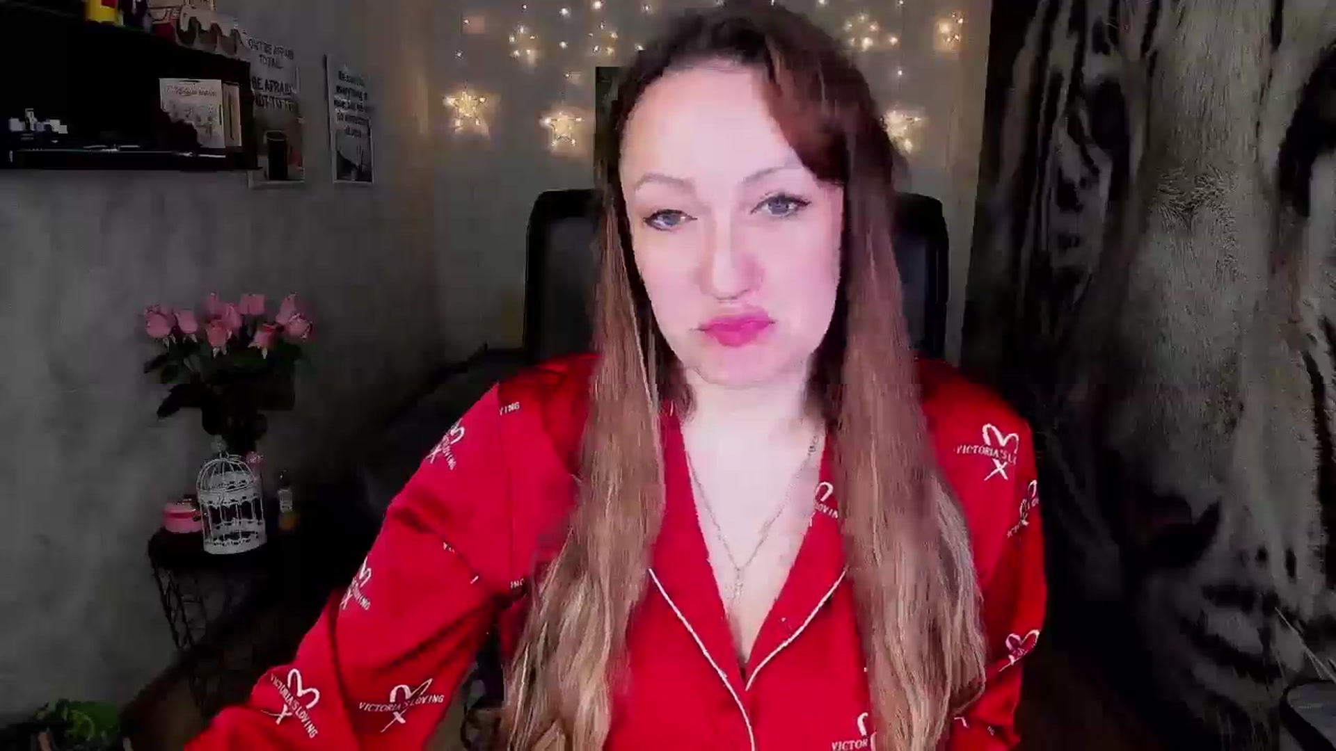 Gallery image thumbnail from AnkaSweet's myfreecams stream on, 06/21/2025, 23:08 image 11 of 20