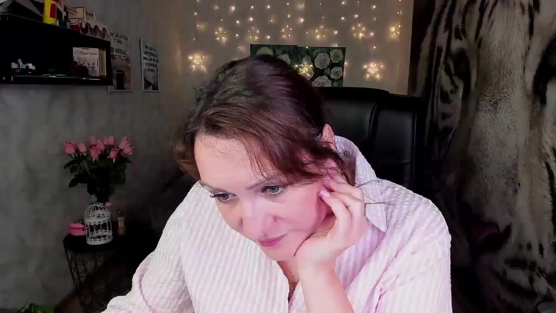 Gallery image thumbnail from AnkaSweet's myfreecams stream on, 06/25/2025, 20:49 image 11 of 20